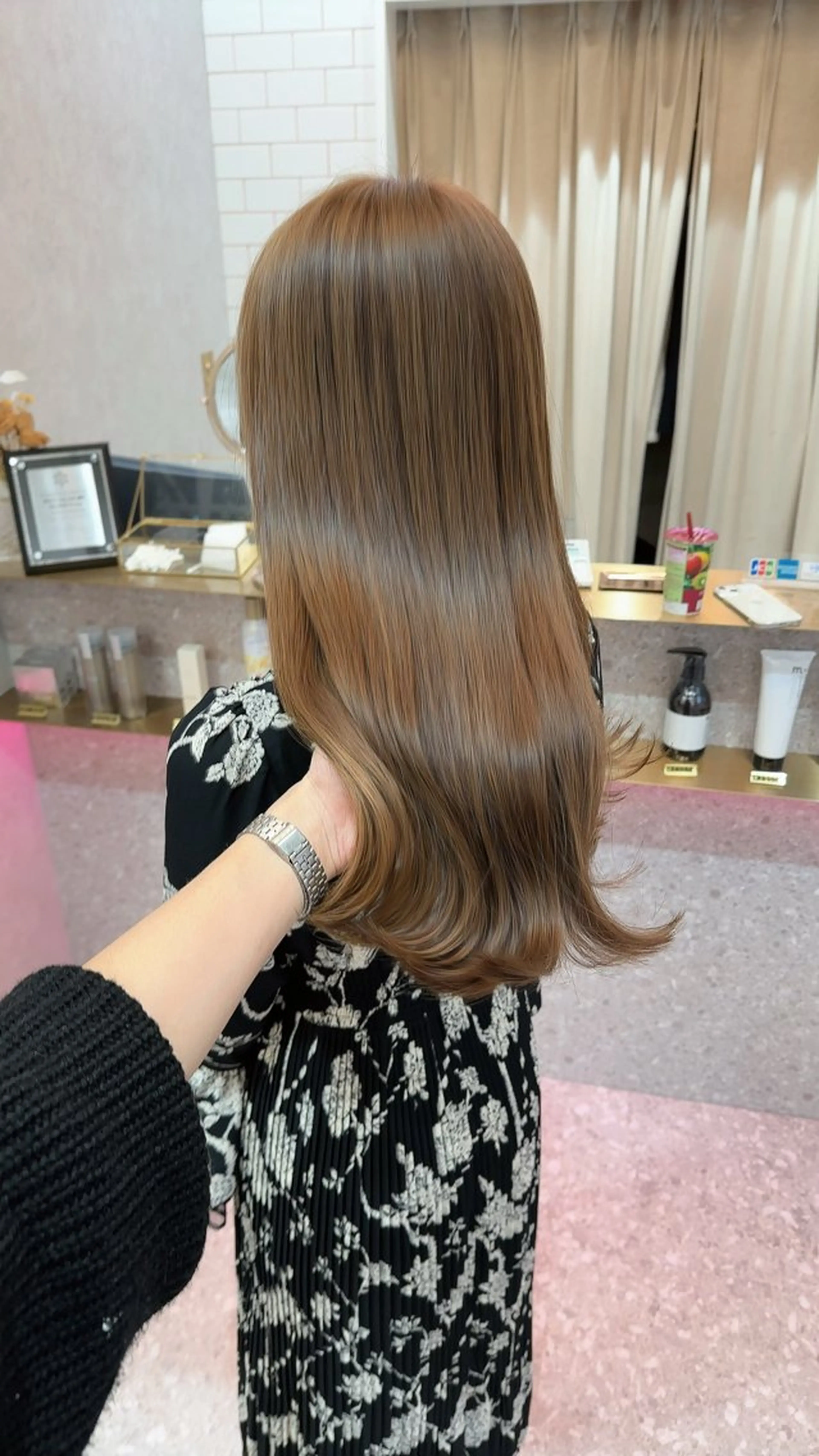 セミロング カラー ヘアアレンジ yuuto🌈 冬の透け感カラーのヘアスタイル