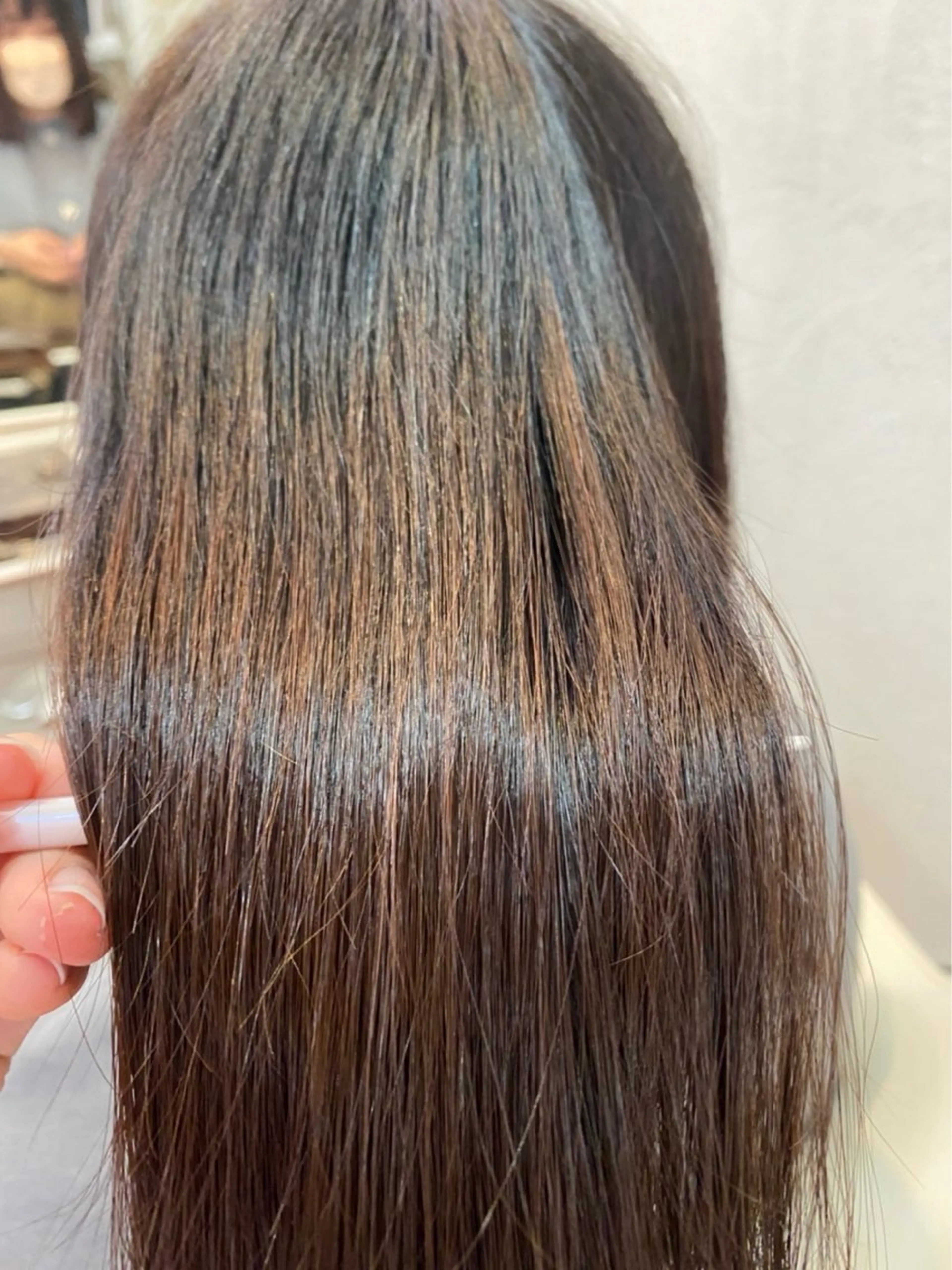 ロング 縮毛矯正 小磯 維織のヘアスタイル