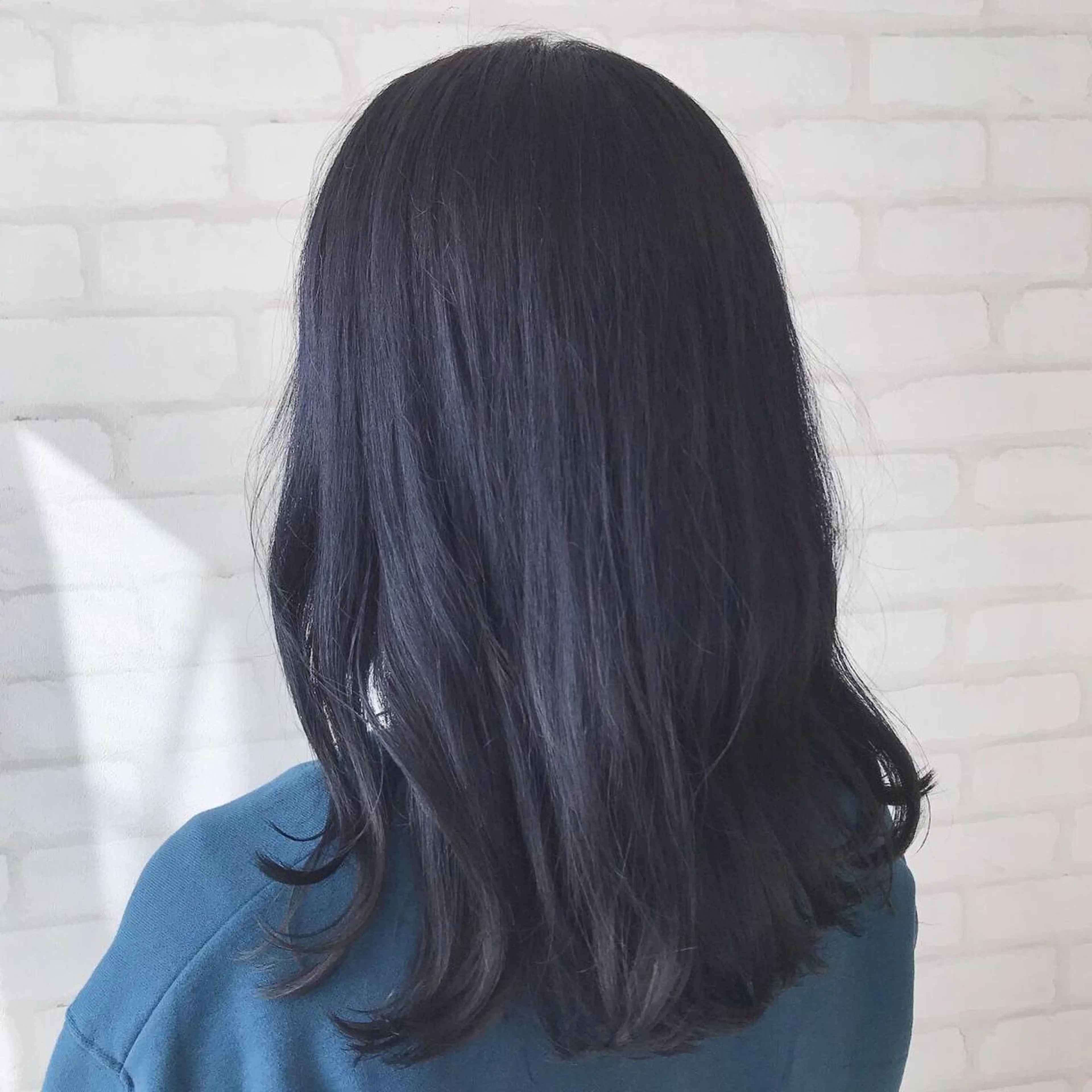 ミディアム カラー abilita AZUSAのヘアスタイル