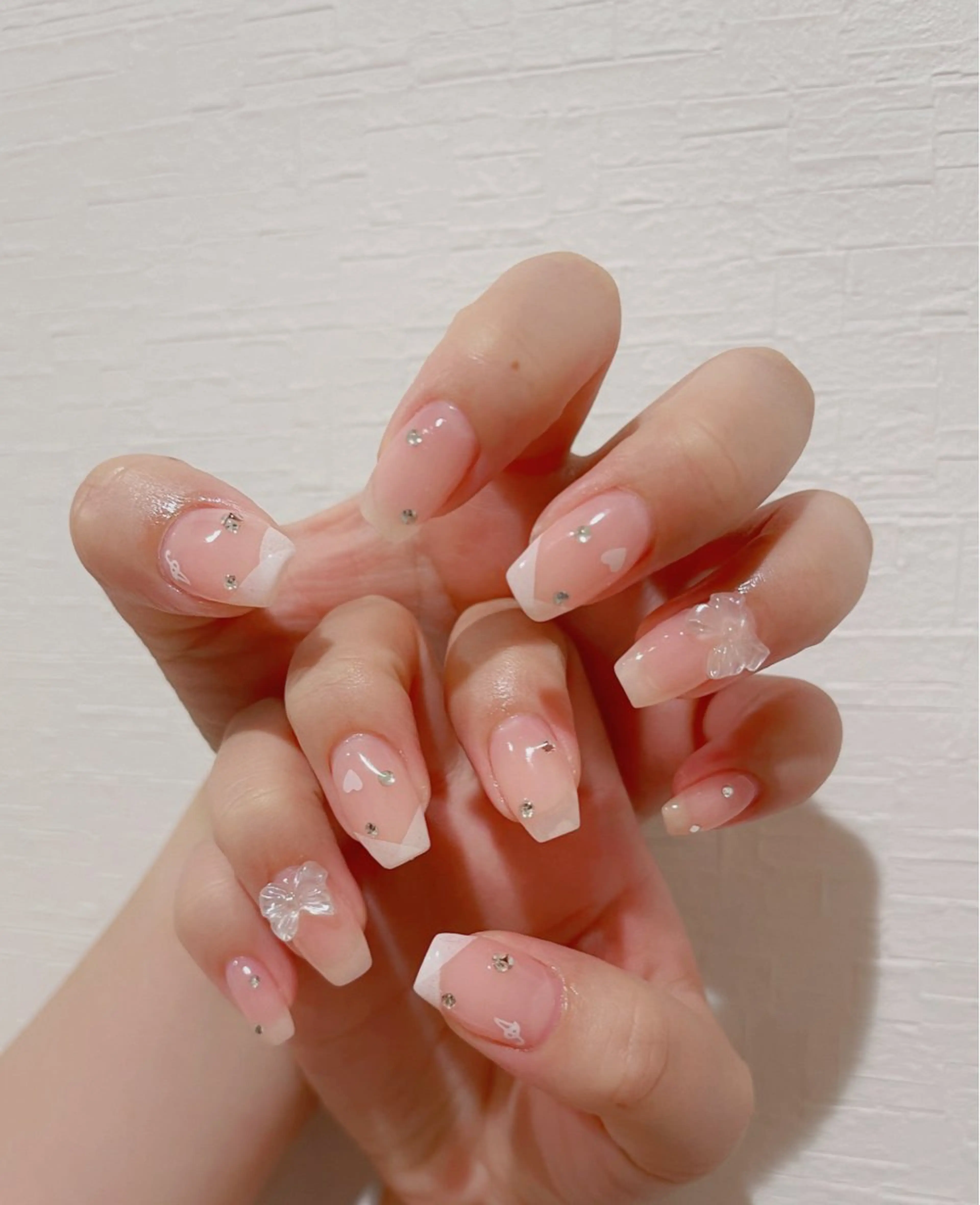 ネイル オーロラネイル 長さ出し フットネイル 韓国ネイル ラメ(グリッター) ハンドネイル 👍thumbs up nail👍のネイルデザイン