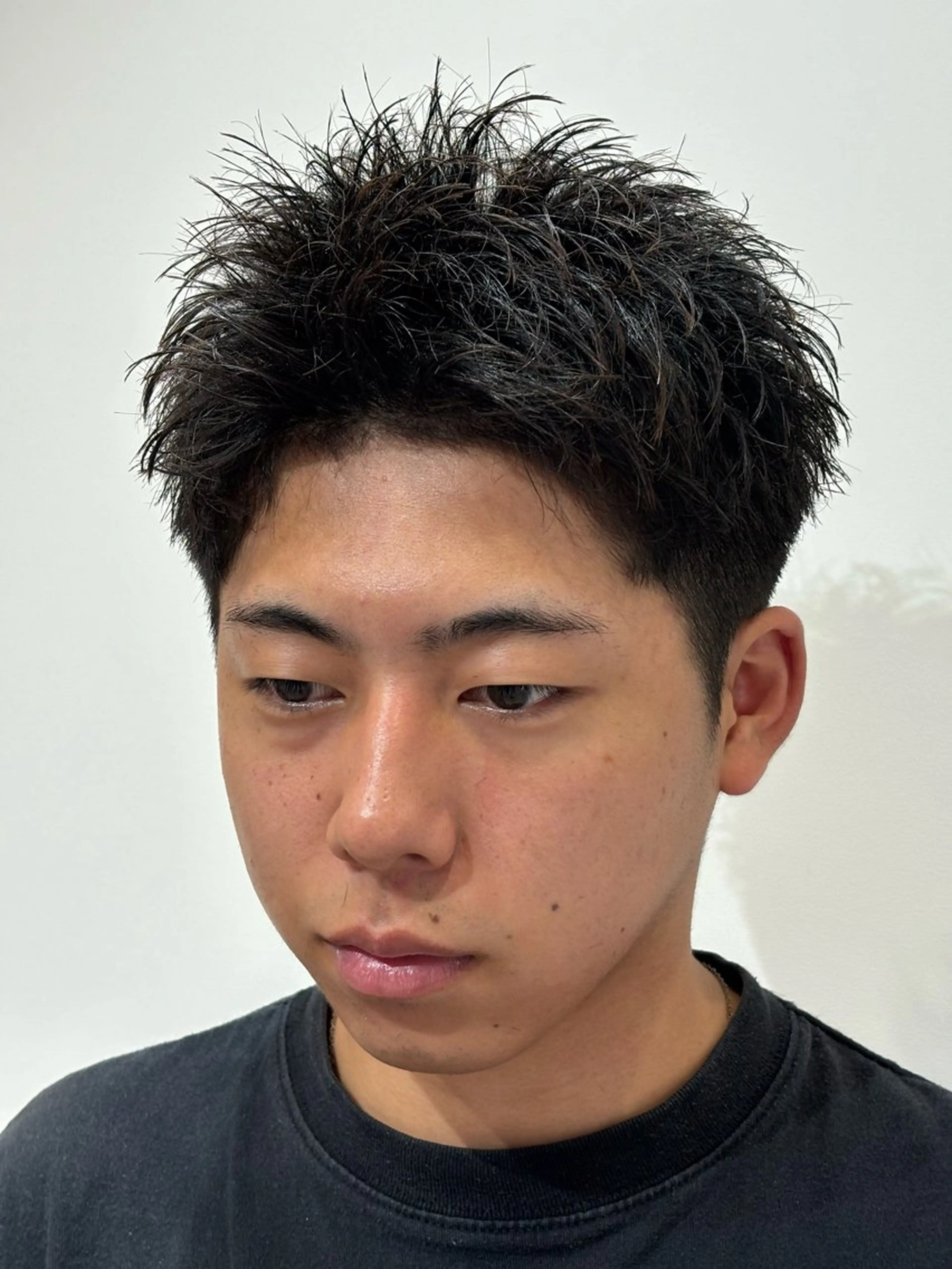 ショート メンズ メンズショート スパイキーショート ショートヘア カット トリートメント 【店長】メンズ職人 短髪　ハイトーン🔥のヘアスタイル