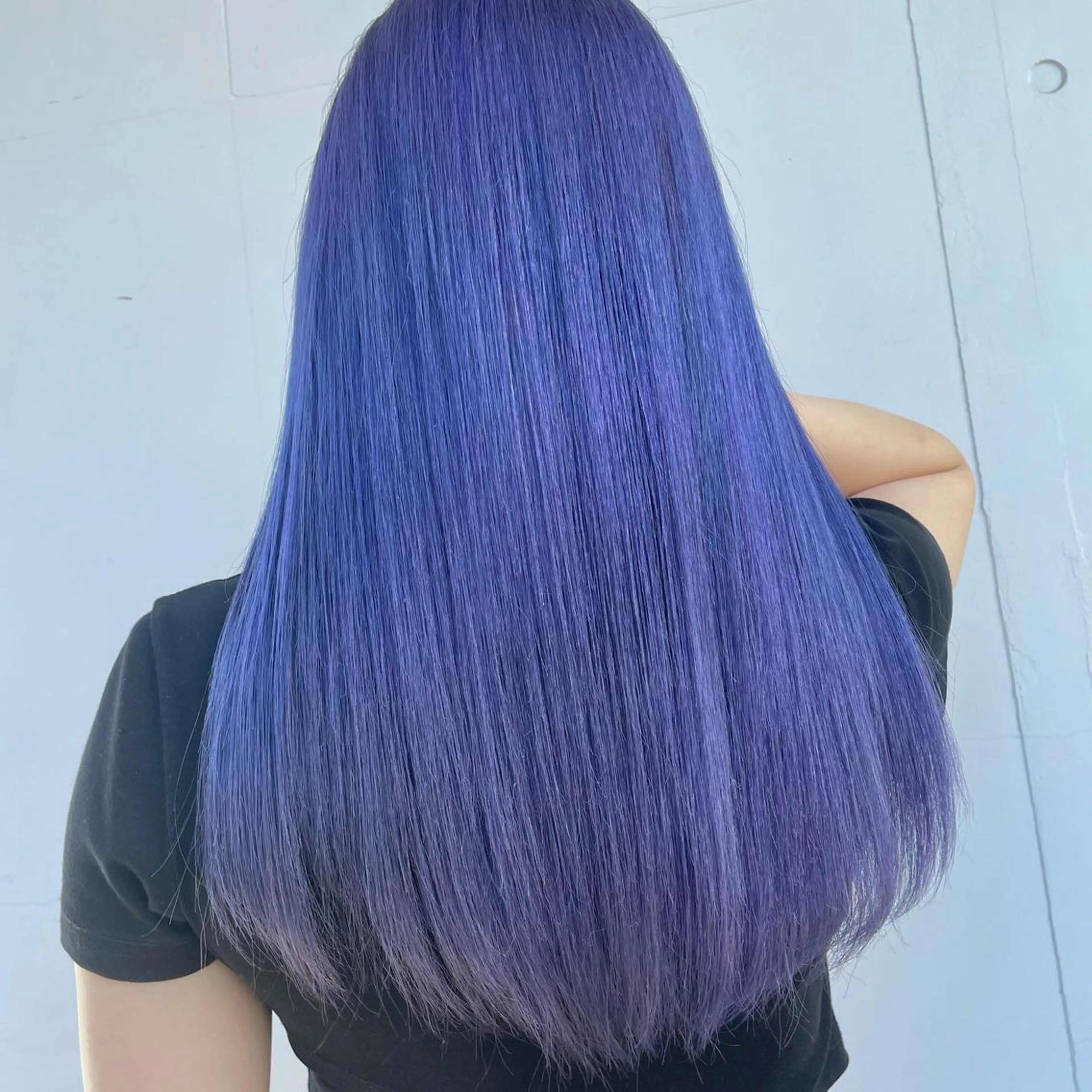 ロング カラー アディクシーカラー アッシュ ブリーチ ブルーカラー ケアブリーチ ヘアカラー トリートメント もにか🌞原宿/渋谷 🌝ブリーチカラーのヘアスタイル