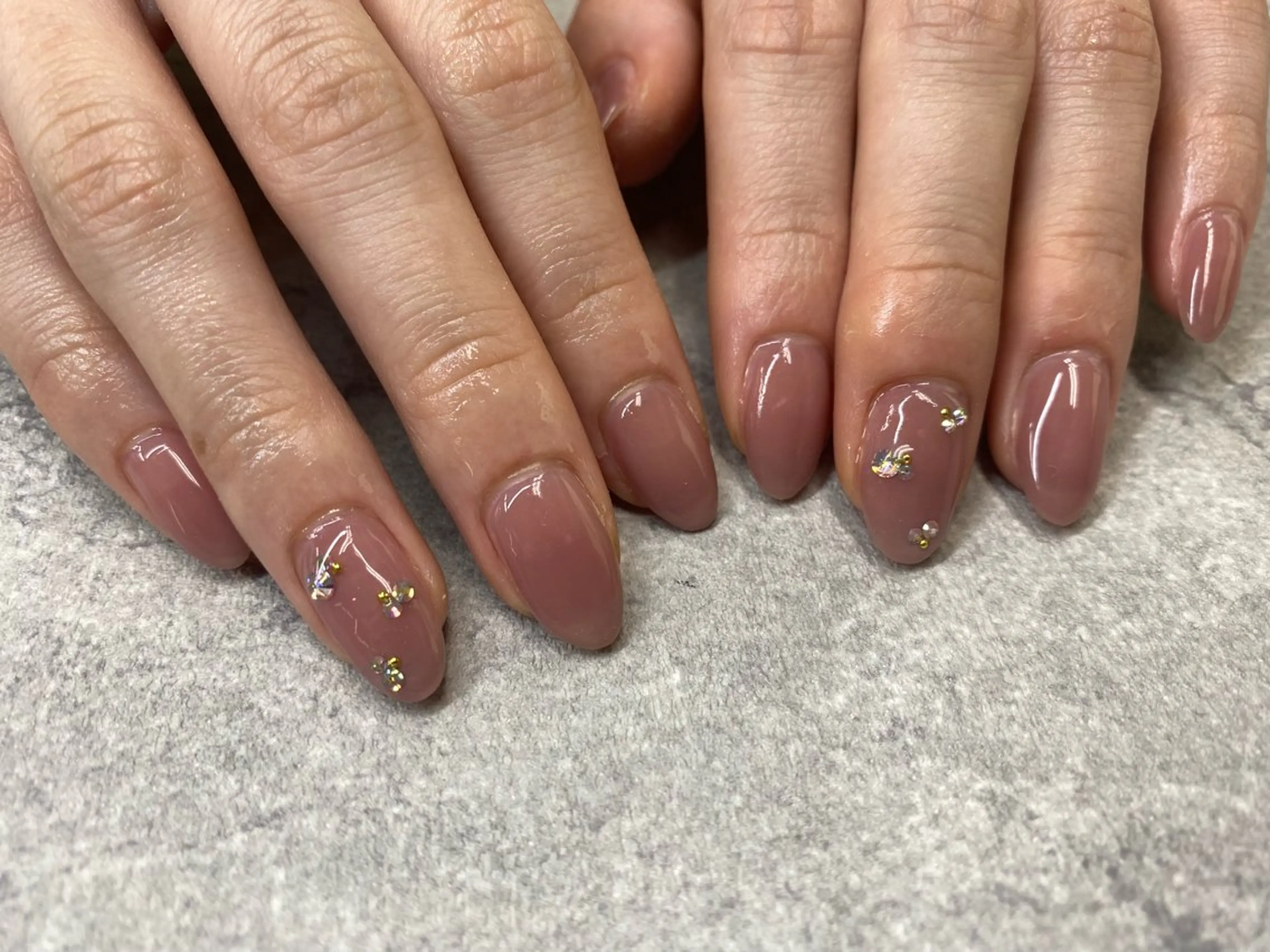 【オフ込み・パラジェル変更可能】ワンカラーワンポイントネイル💅✨の写真