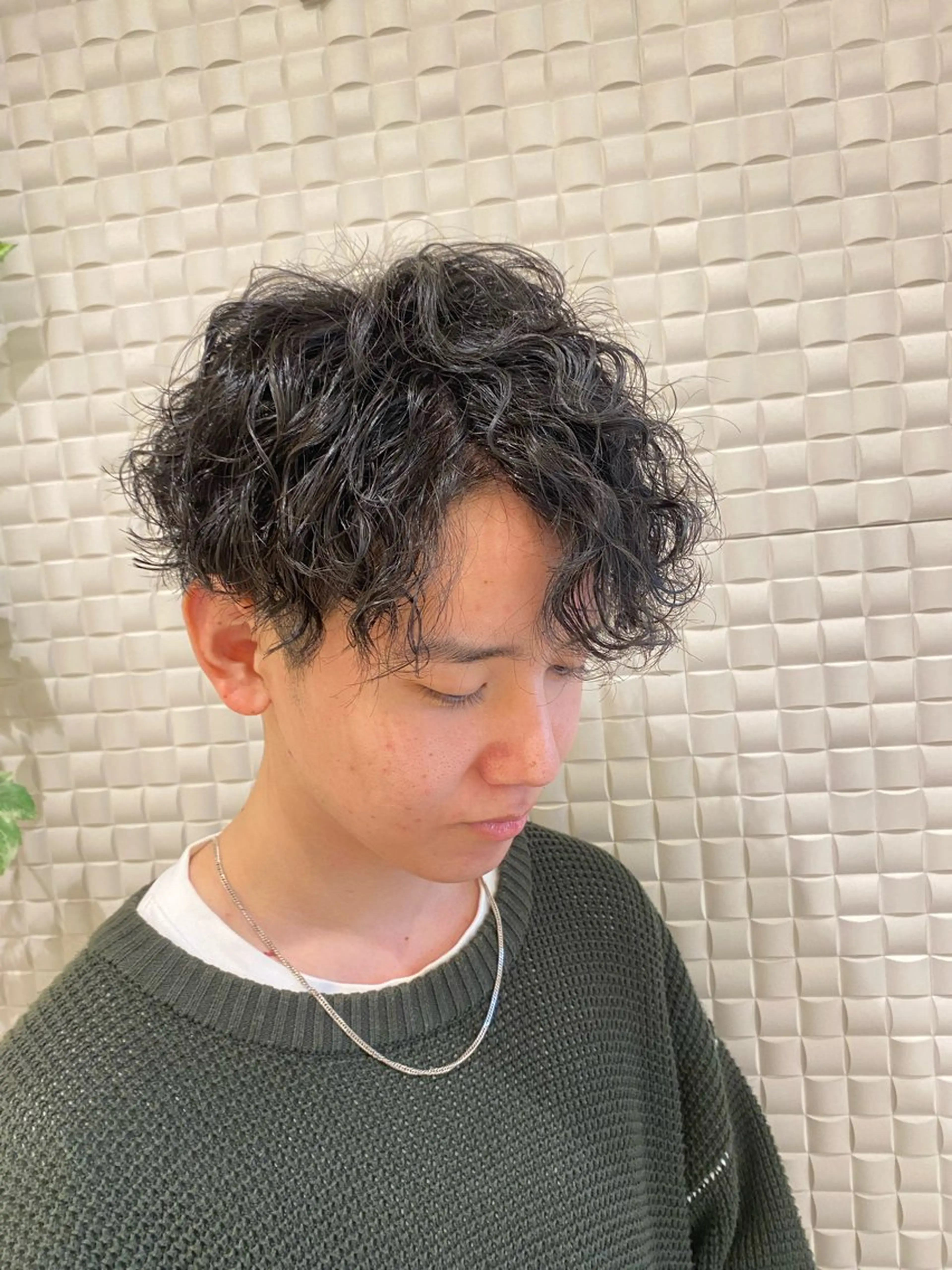 ショート パーマ メンズ メンズパーマ 波巻きパーマ ショートヘア カット パーマ トリートメント ヘアセット 新宿メンズパーマ ヨモギダのヘアスタイル