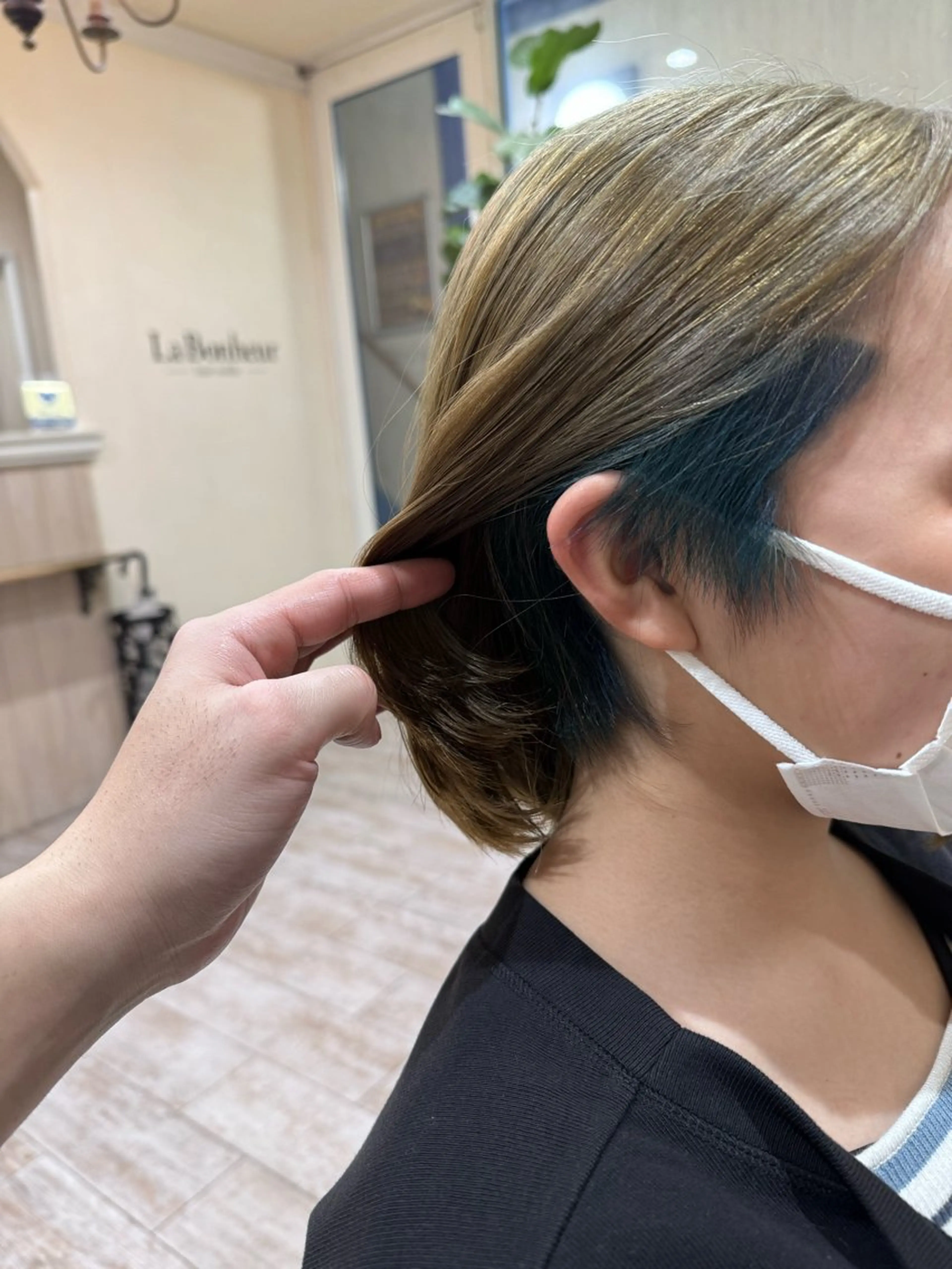 ショート カラー ベージュカラー ブルーカラー インナーカラー ミルクティーベージュ ネイビーカラー カット ヘアカラー トリートメント 新越谷noble店長 松本拓也▶◀*.のヘアスタイル