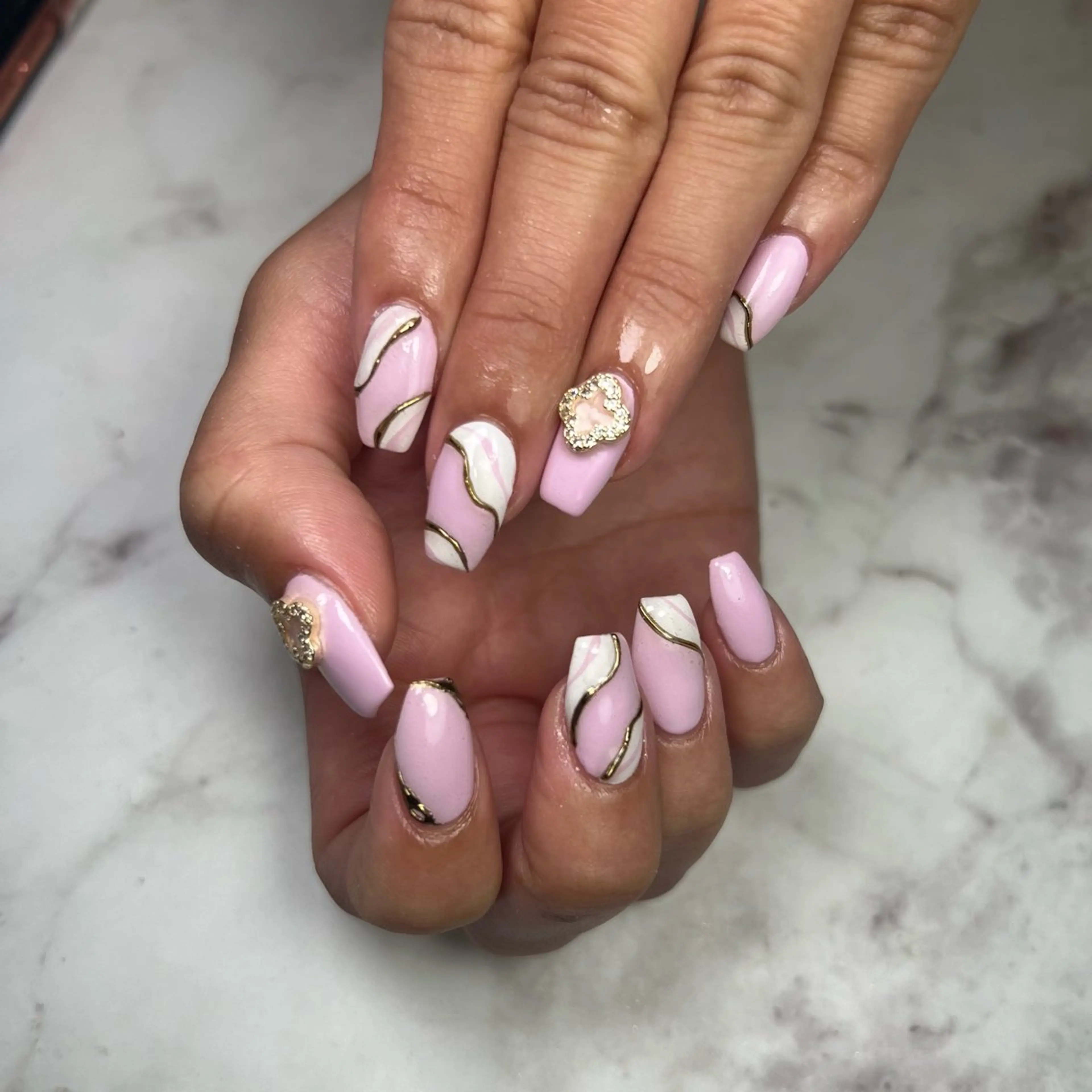 ネイル ハンドネイル Nail Salon L'arc所属・💊大阪/心斎橋 moni🧠のネイルデザイン