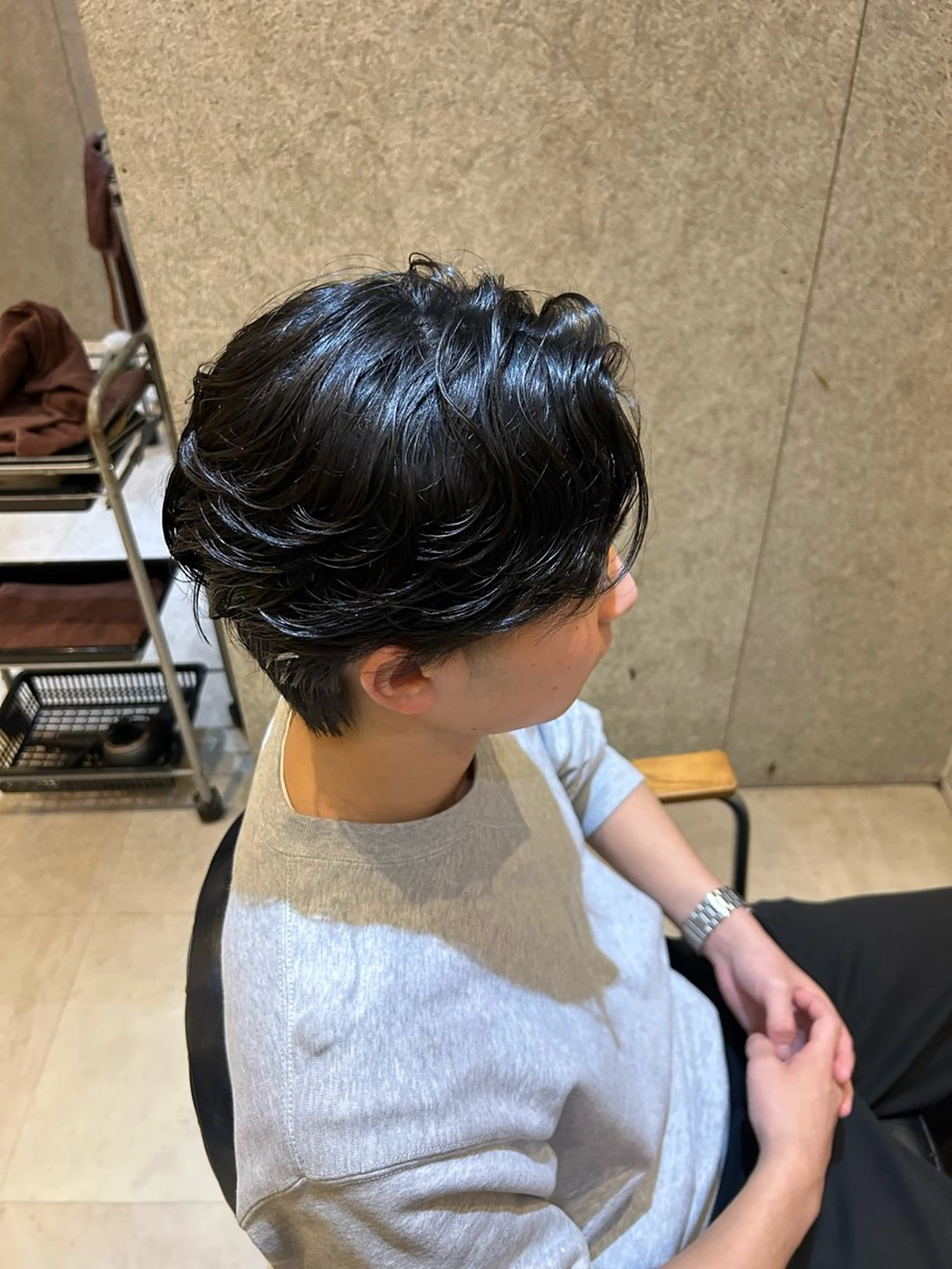 パーマ メンズ フェザーパーマ メンズパーマ カット パーマ 艶感カラー／レイ ヤーカット／meguのヘアスタイル