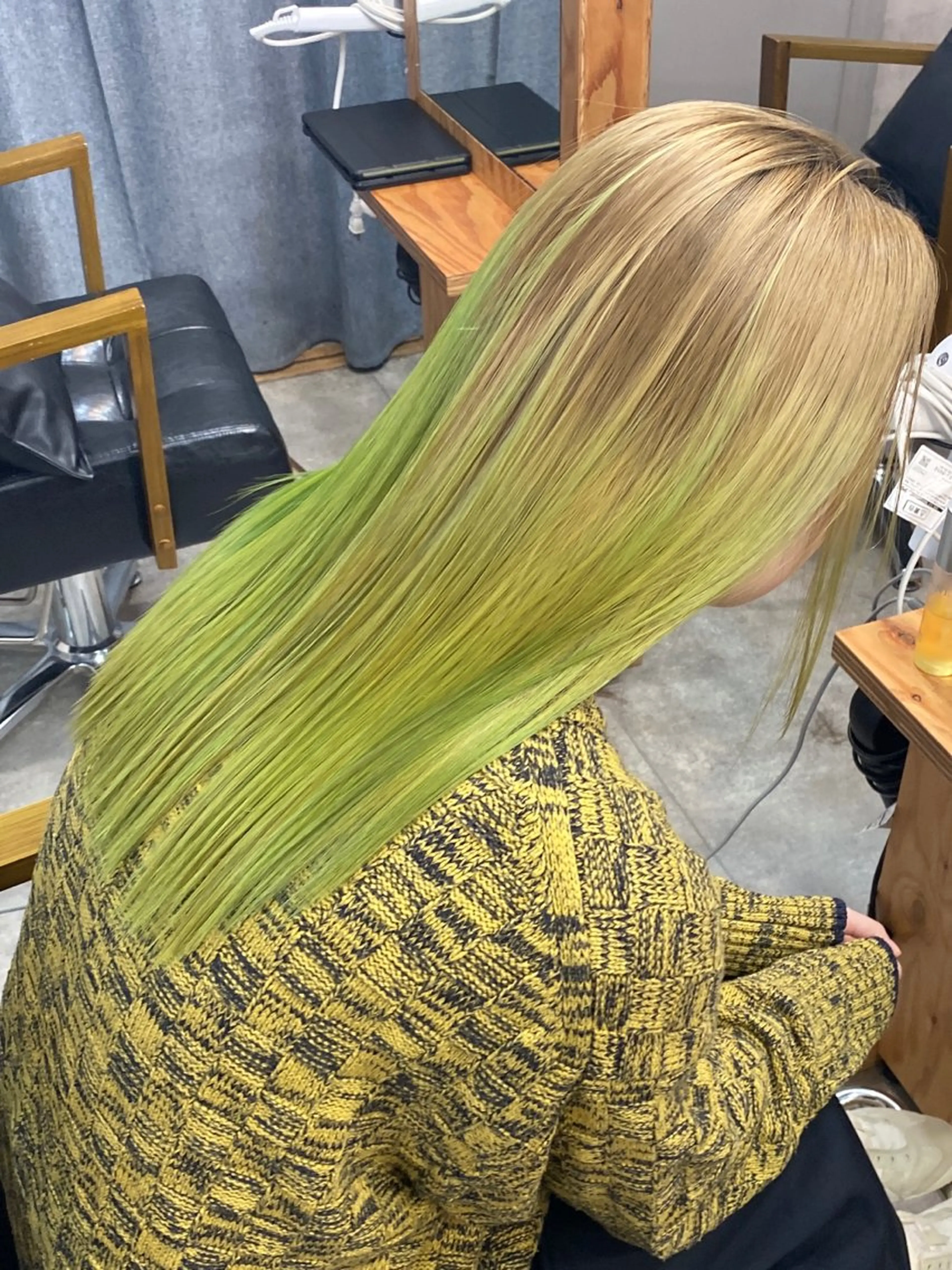 ロング カラー ベージュカラー ブリーチ グラデーションカラー 艶髪サラサラカラー 🌈前原健吾のヘアスタイル