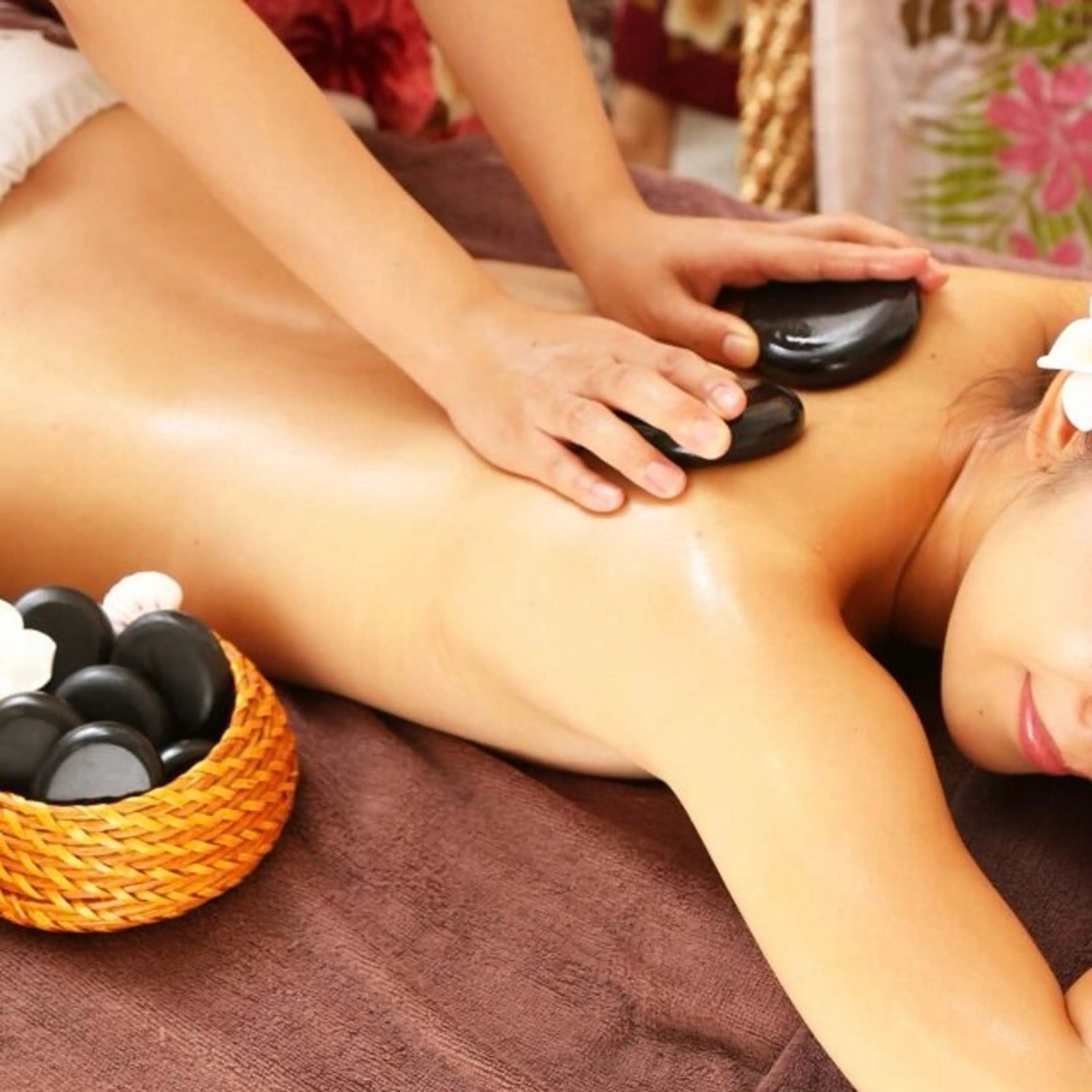 【12月限定‼️腸揉み×温活🔥】ホットストーン&腸揉みオイルマッサージ　60分の写真