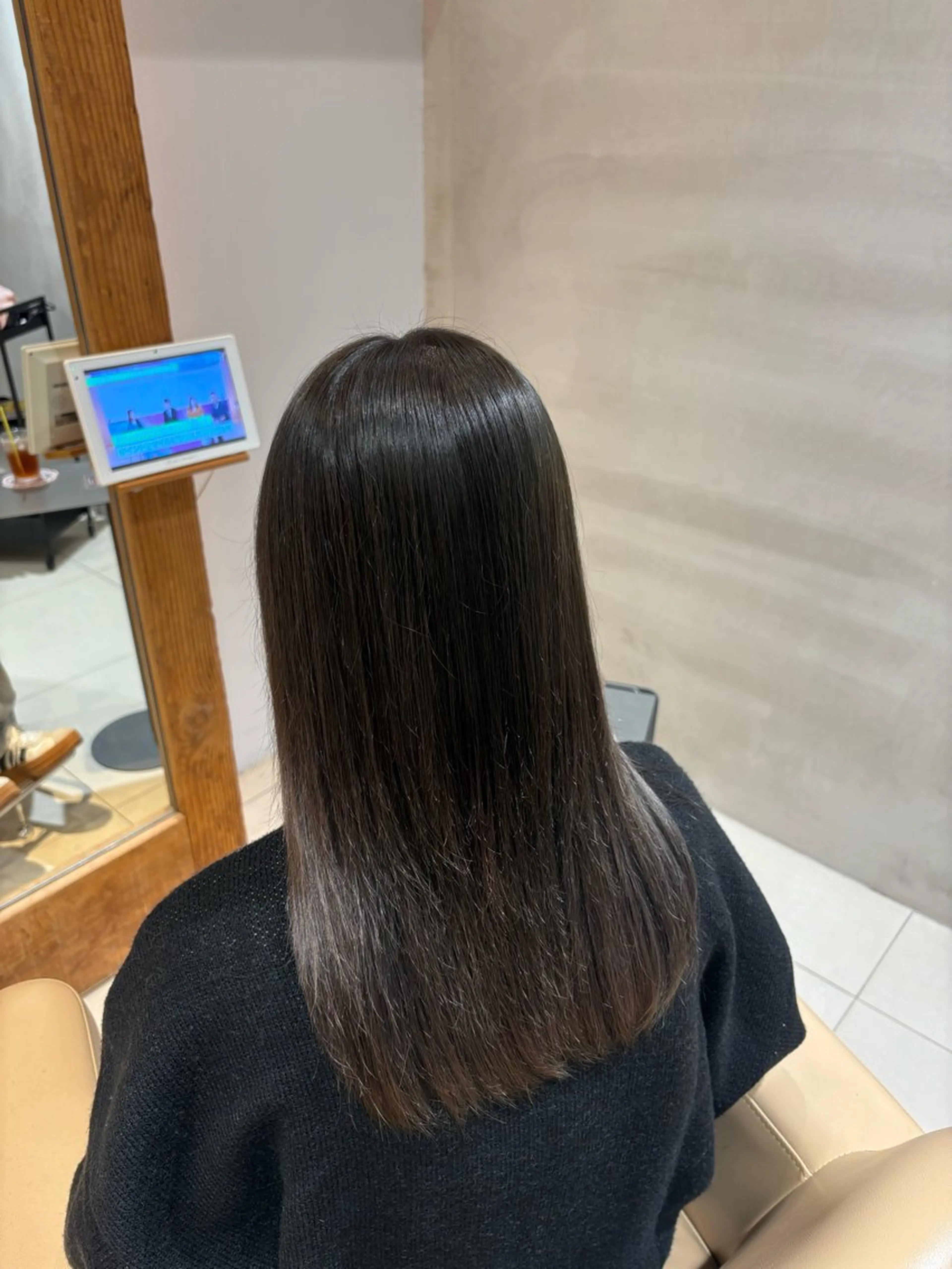 カラー ブリーチ 透明感カラー オリーブカラー SHAMPOO 伊勢崎ひろせ店所属・小嶋 菜央のヘアスタイル