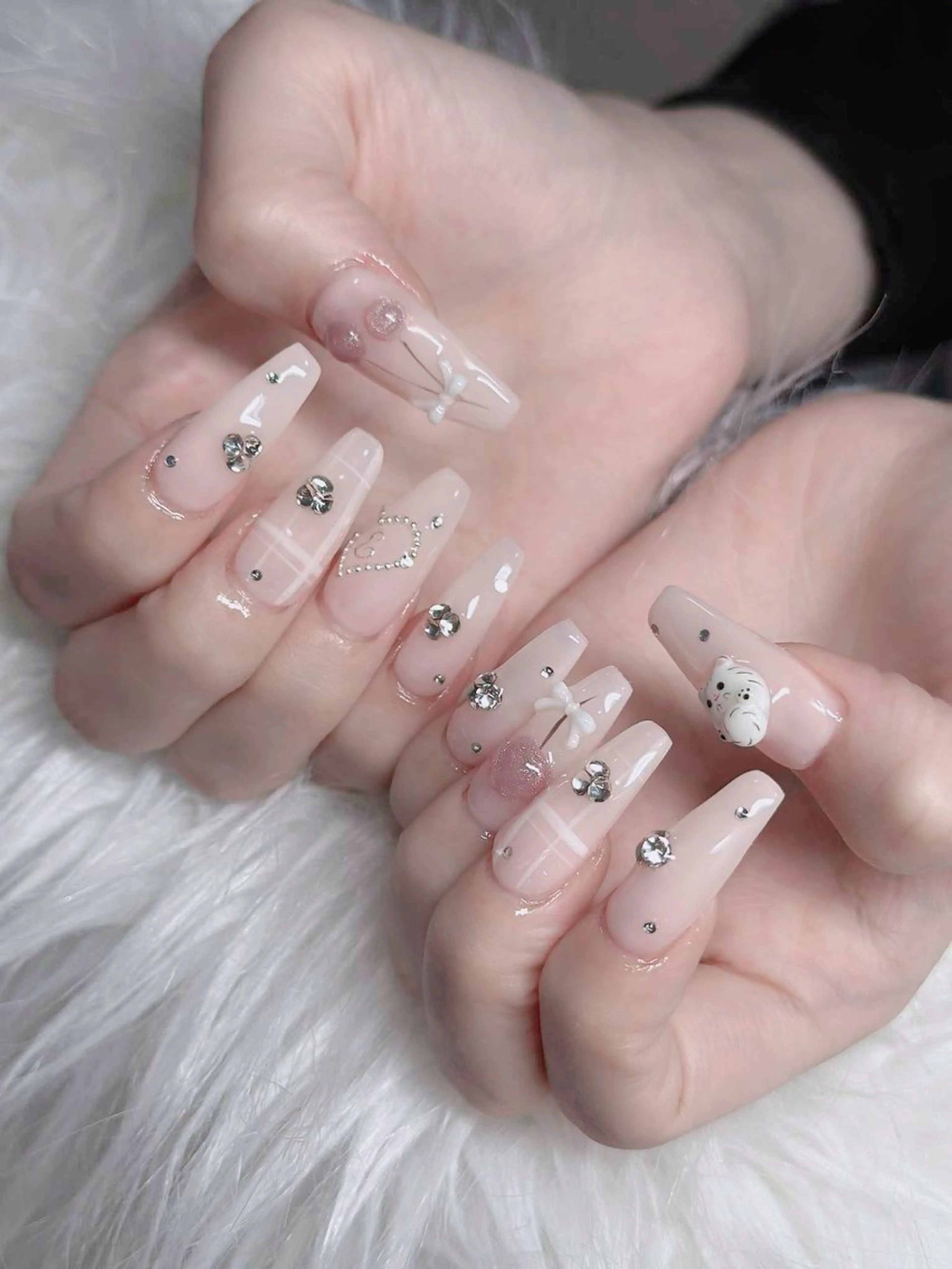 ネイル フレンチネイル ジェルネイル ガラスフレンチ ハロウィン ハート ハンドネイル H.baby Nail Salonのネイルデザイン