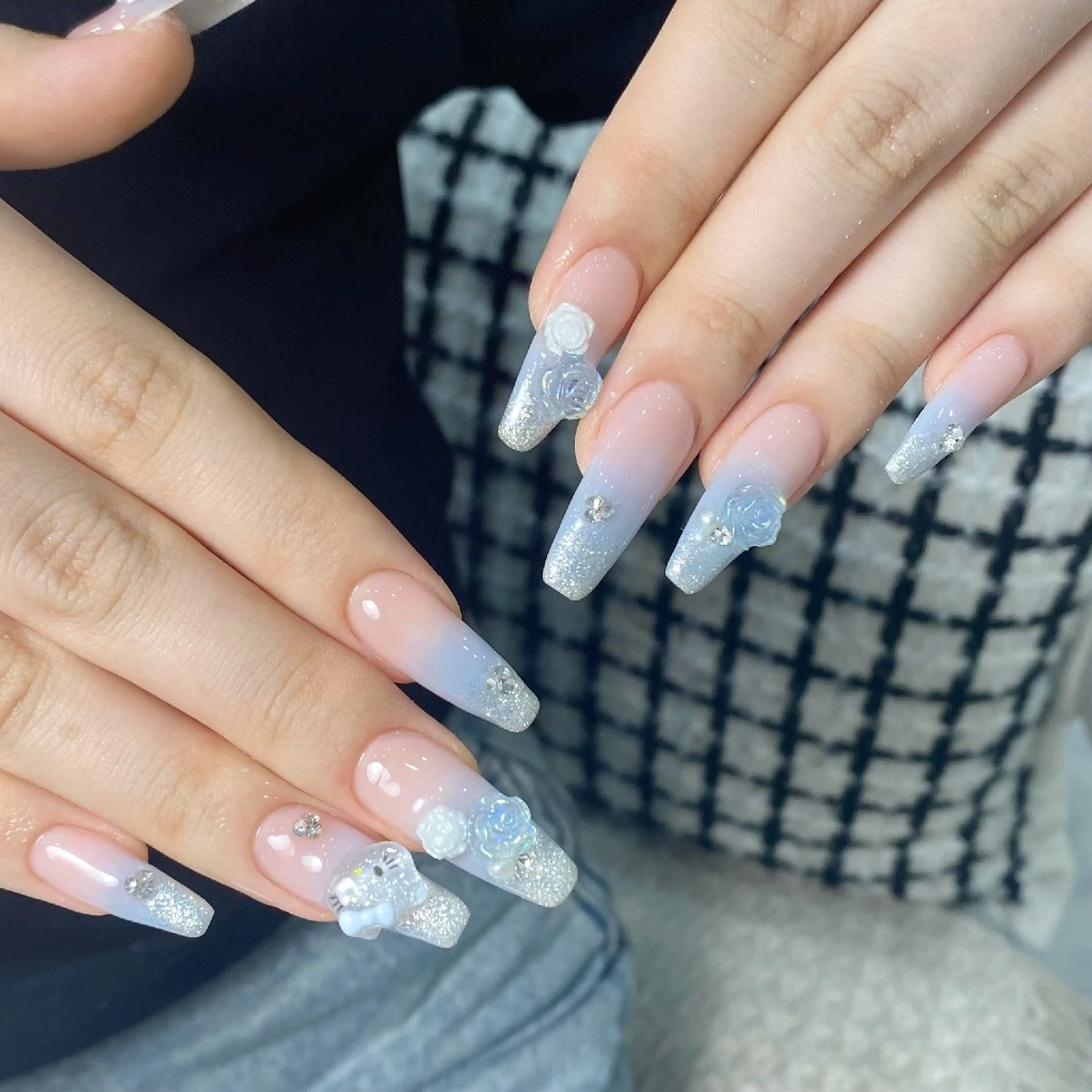 ネイル チークネイル フレンチネイル ジェルネイル ガーリー キラキラネイル ハンドネイル UM Nail Salonのネイルデザイン