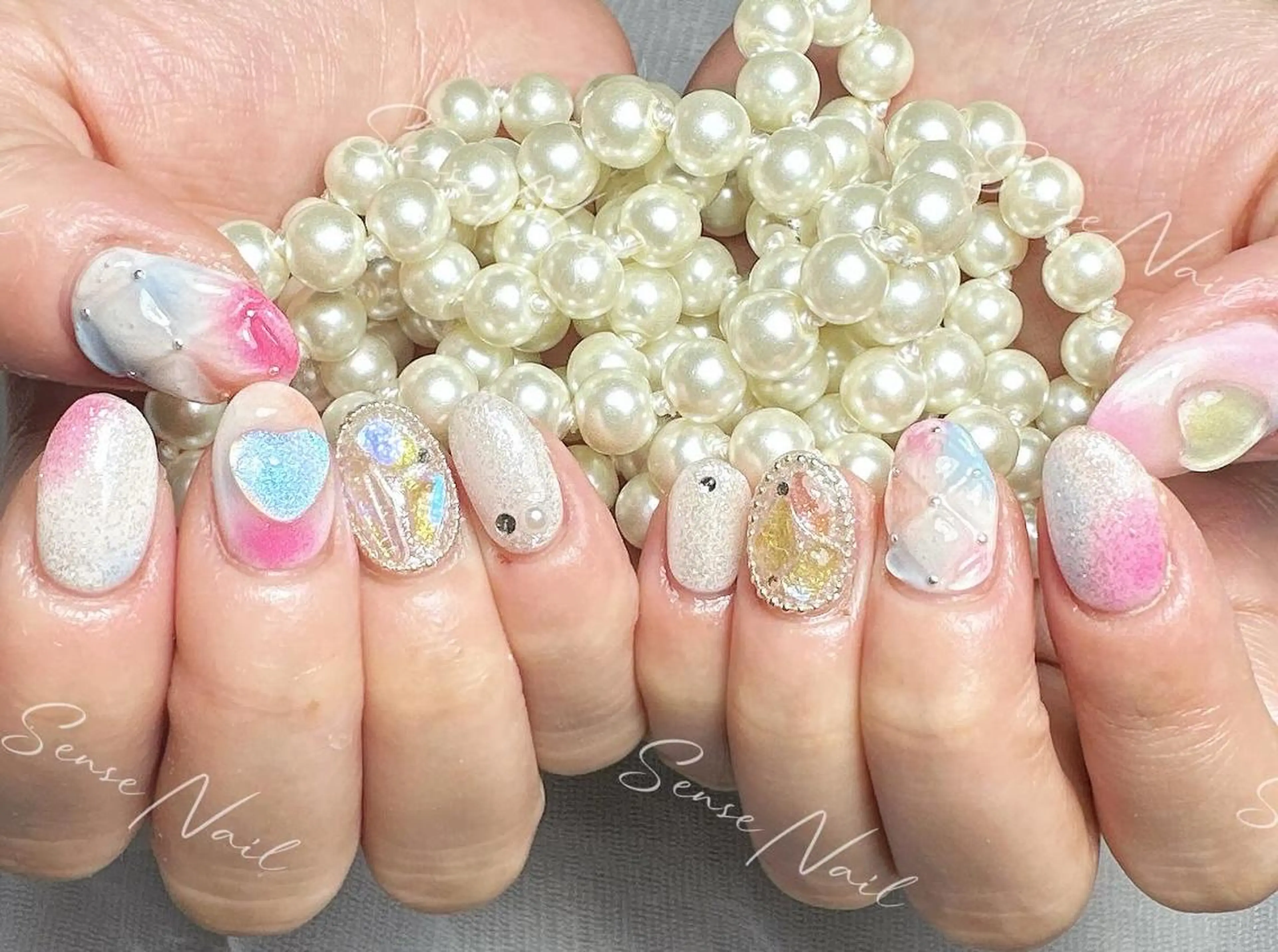 ネイル Queening 🦋のネイルデザイン