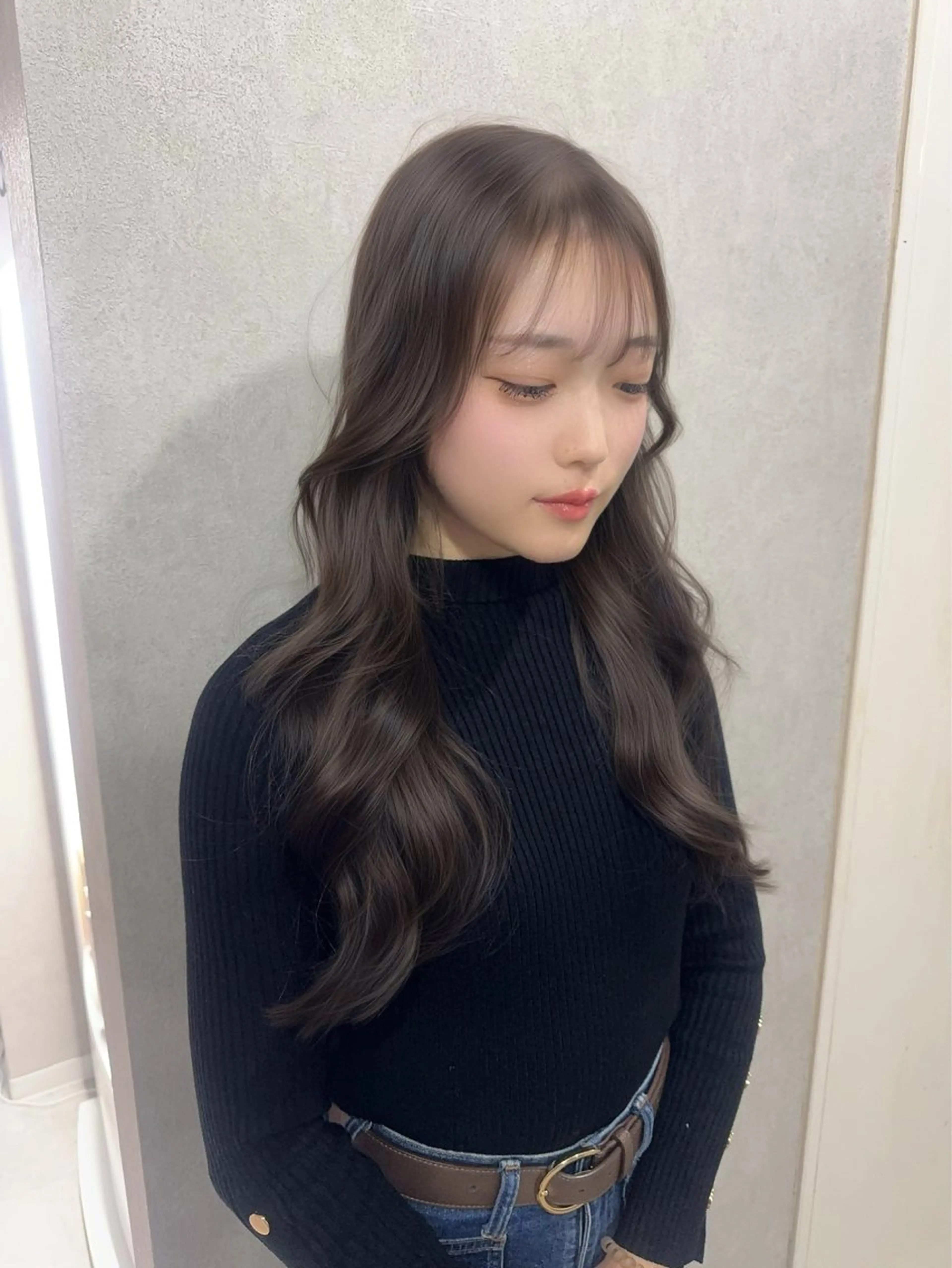 ロング カラー ベージュカラー ブリーチ ブラウンカラー ショコラブラウン ショコラグレージュ ヘアカラー トリートメント 赤み無し柔らかカラー 【梅田】madokaのヘアスタイル