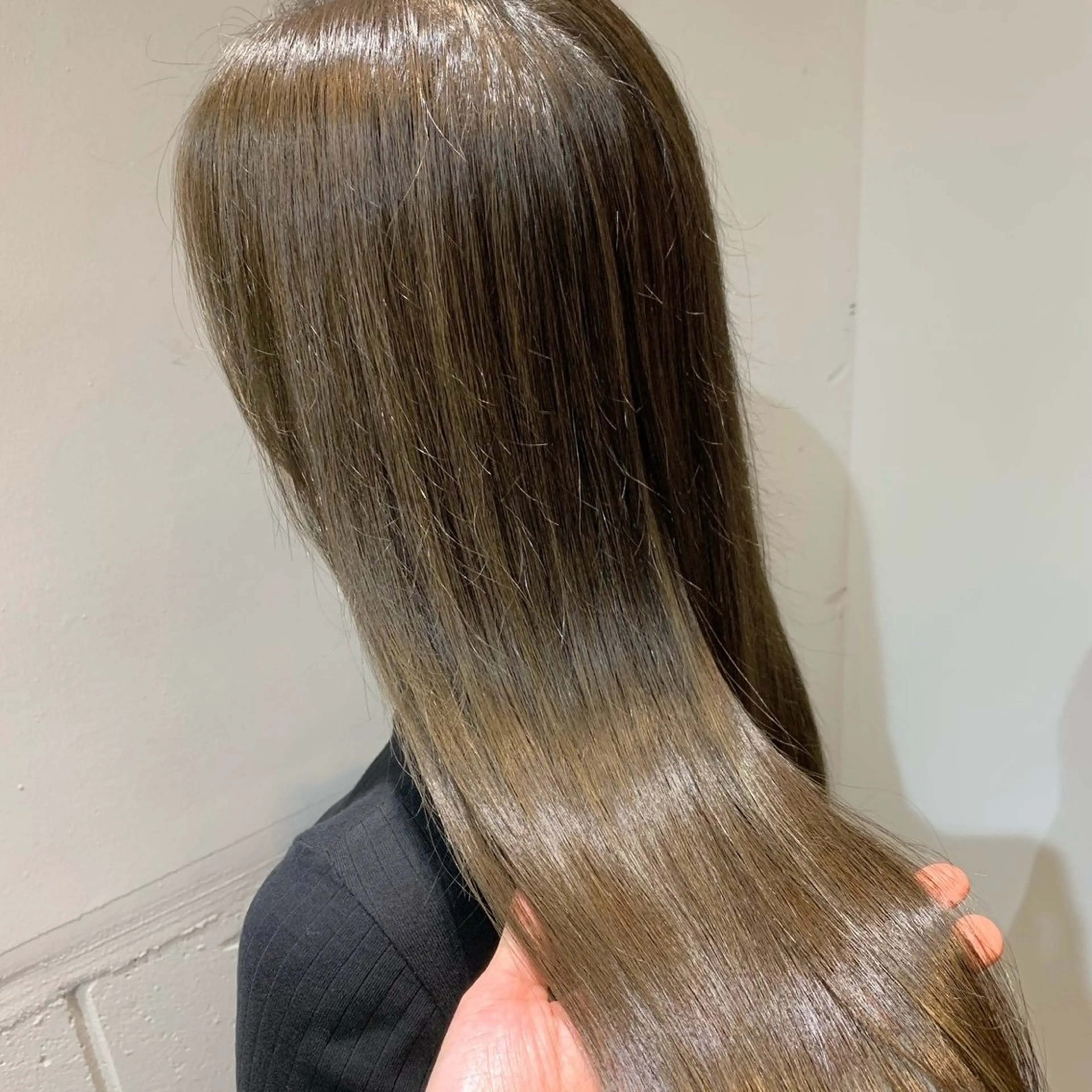 ダメージレス縮毛矯正＋質感向上トリートメントの写真