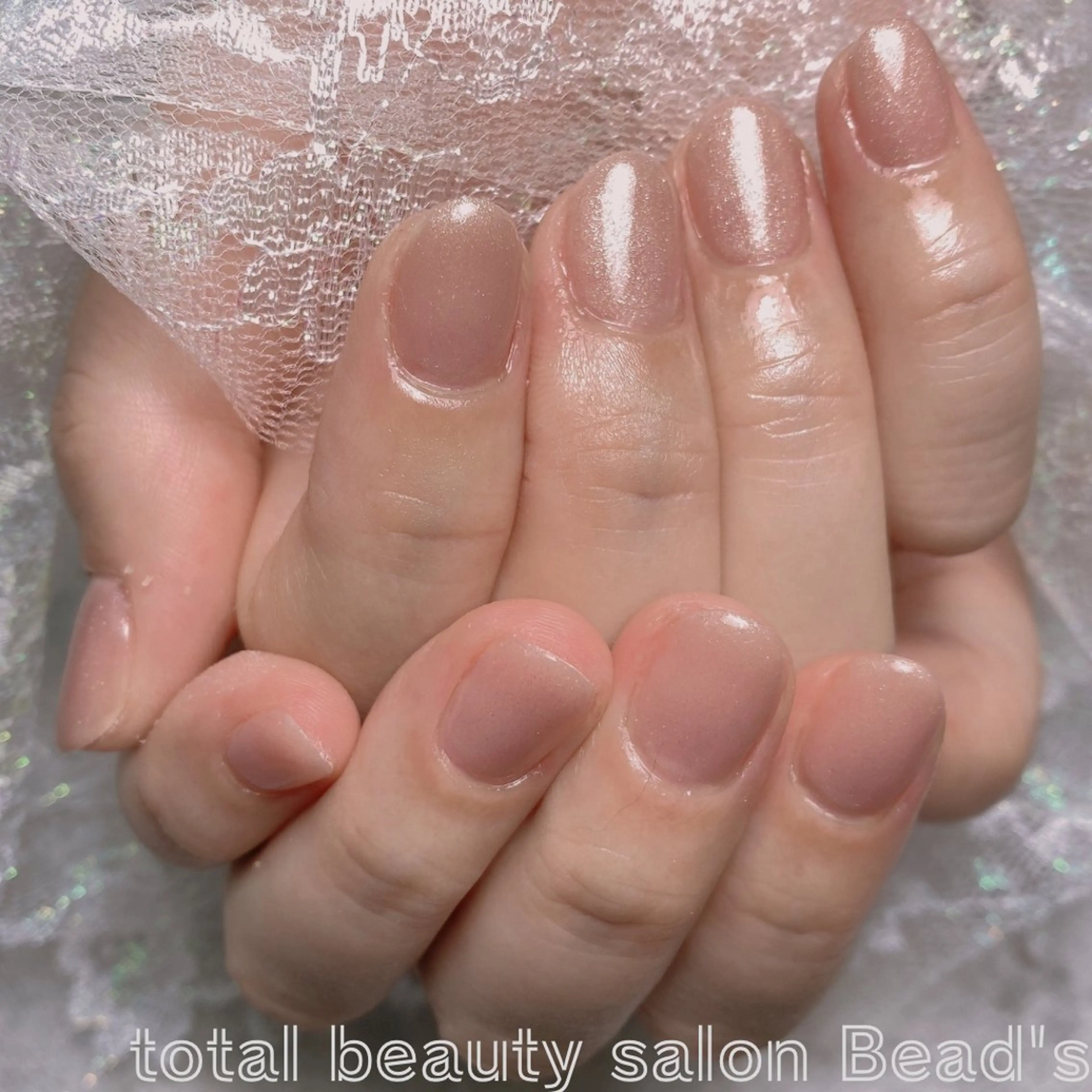 ネイル キラキラネイル ラメ(グリッター) ハンドネイル ネイルサロン　ビーズ所属・トータルビューティー サロンビーズ すずのネイルデザイン