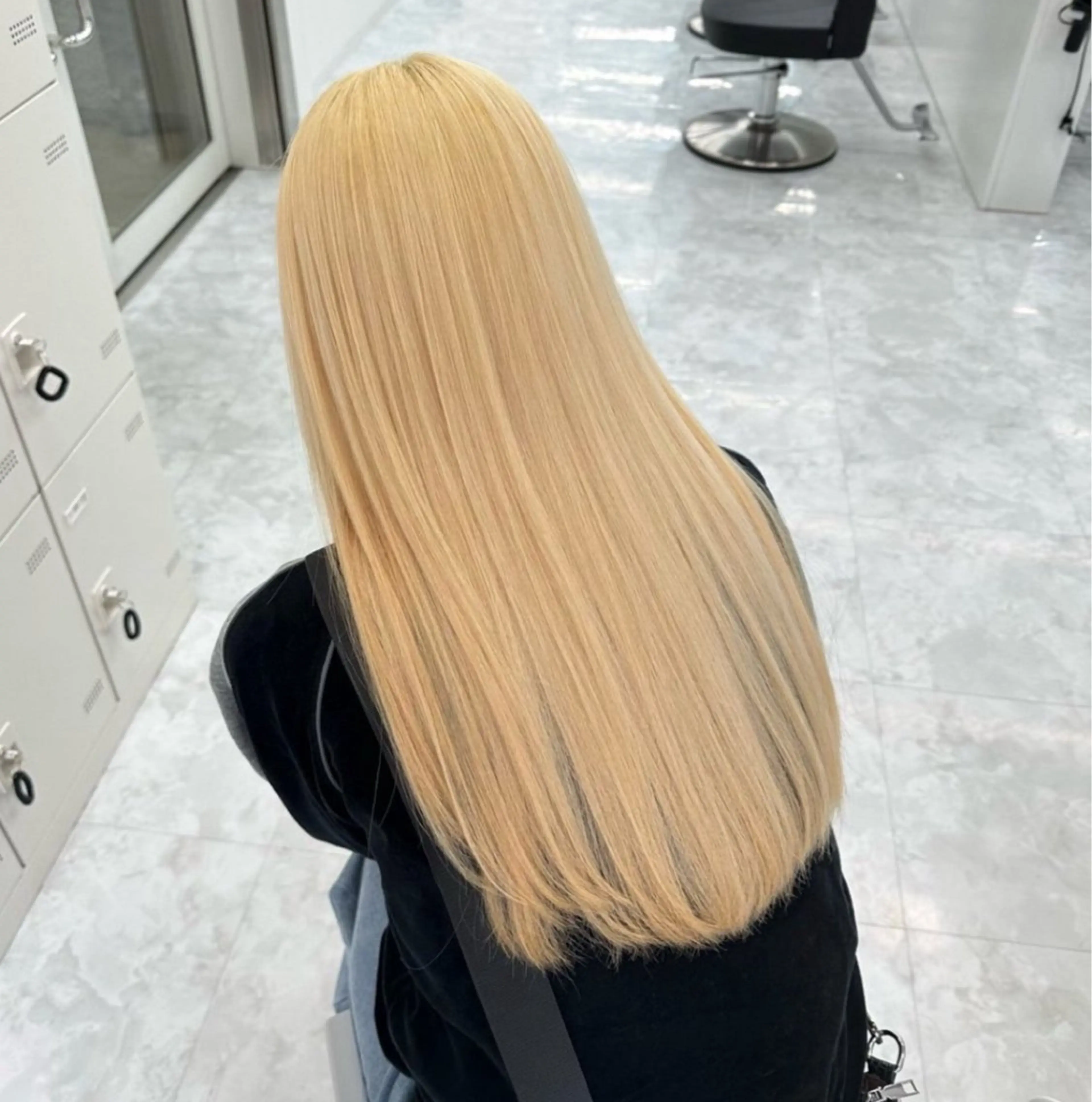 ロング ヘアカラー トリートメント ヘッドスパ ヘアセット 韓国ヘア/ブリーチ無 しWカラー/オリーブのヘアスタイル