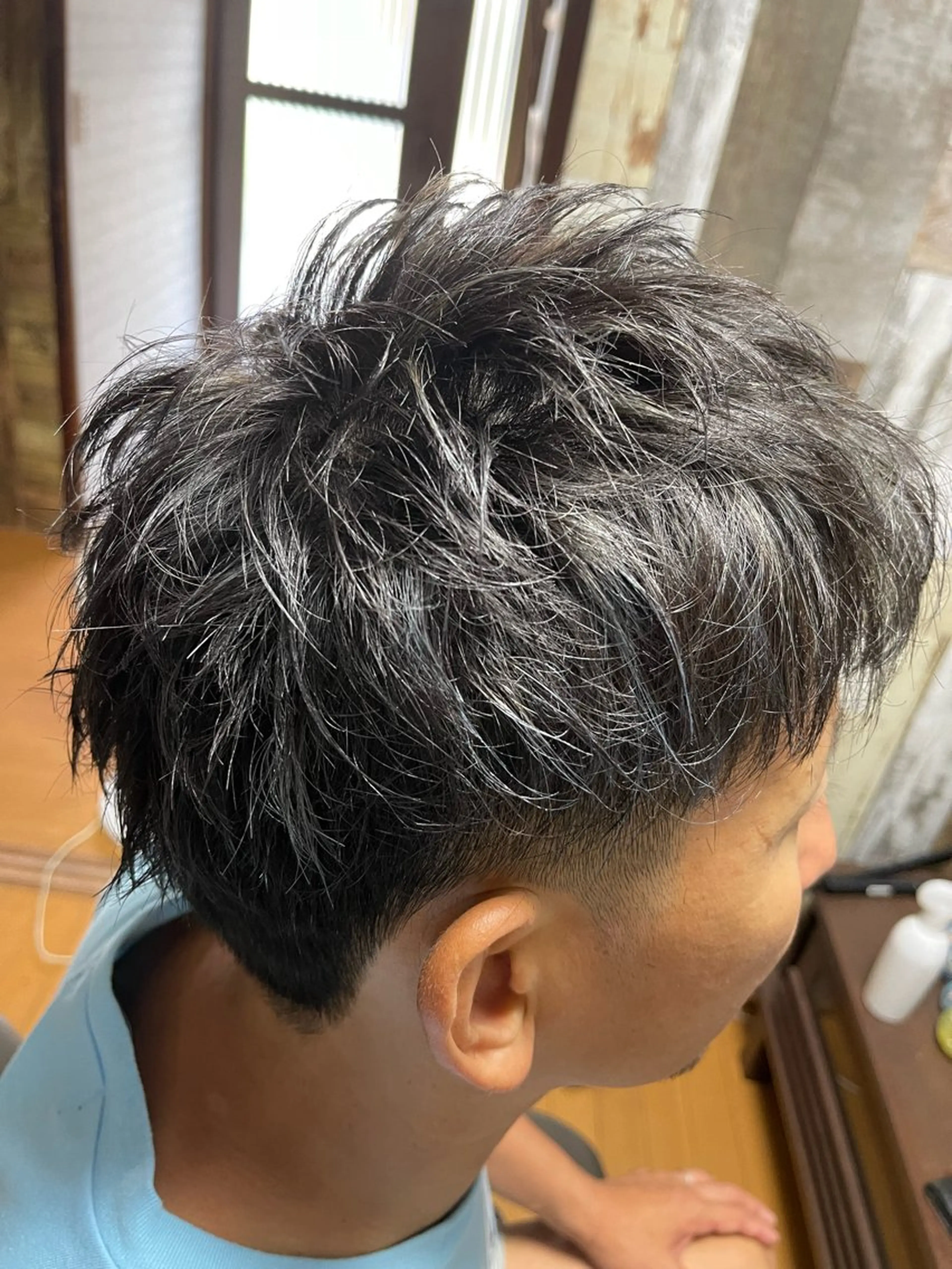 カラー メンズ メンズハイライト ハイライトカラー シルバー カット ヘアカラー トリートメント spaski所属・メンズ特化型/永井 友貴のヘアスタイル