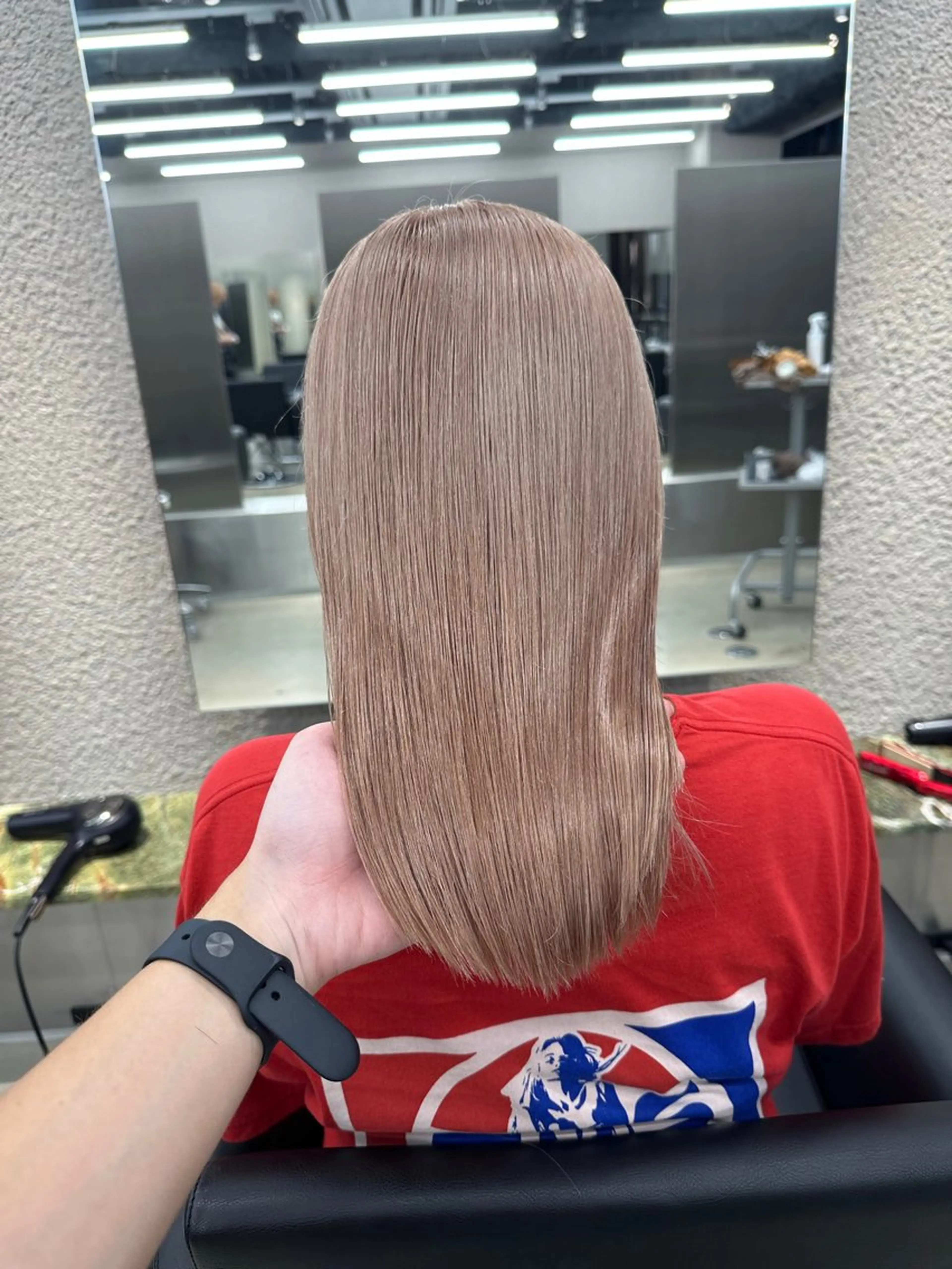 ミディアム カラー ベージュカラー ミルクティーベージュ カット ヘアカラー トリートメント 鈴木/ミルクティー/ ブリーチ/ボブ/のヘアスタイル