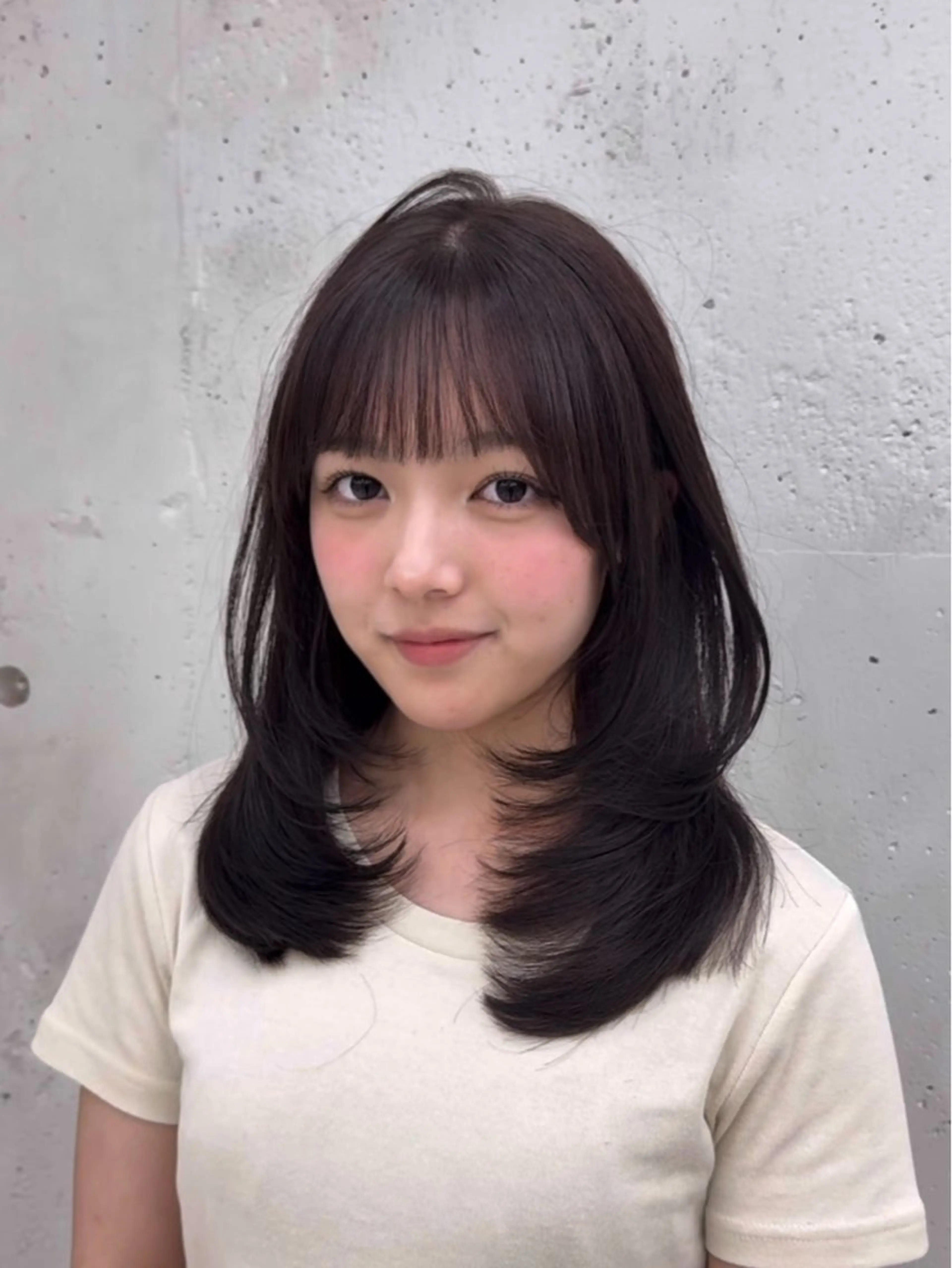 セミロング レイヤーカット カット ヘアカラー 天神ハイトーン マオ🩵のヘアスタイル