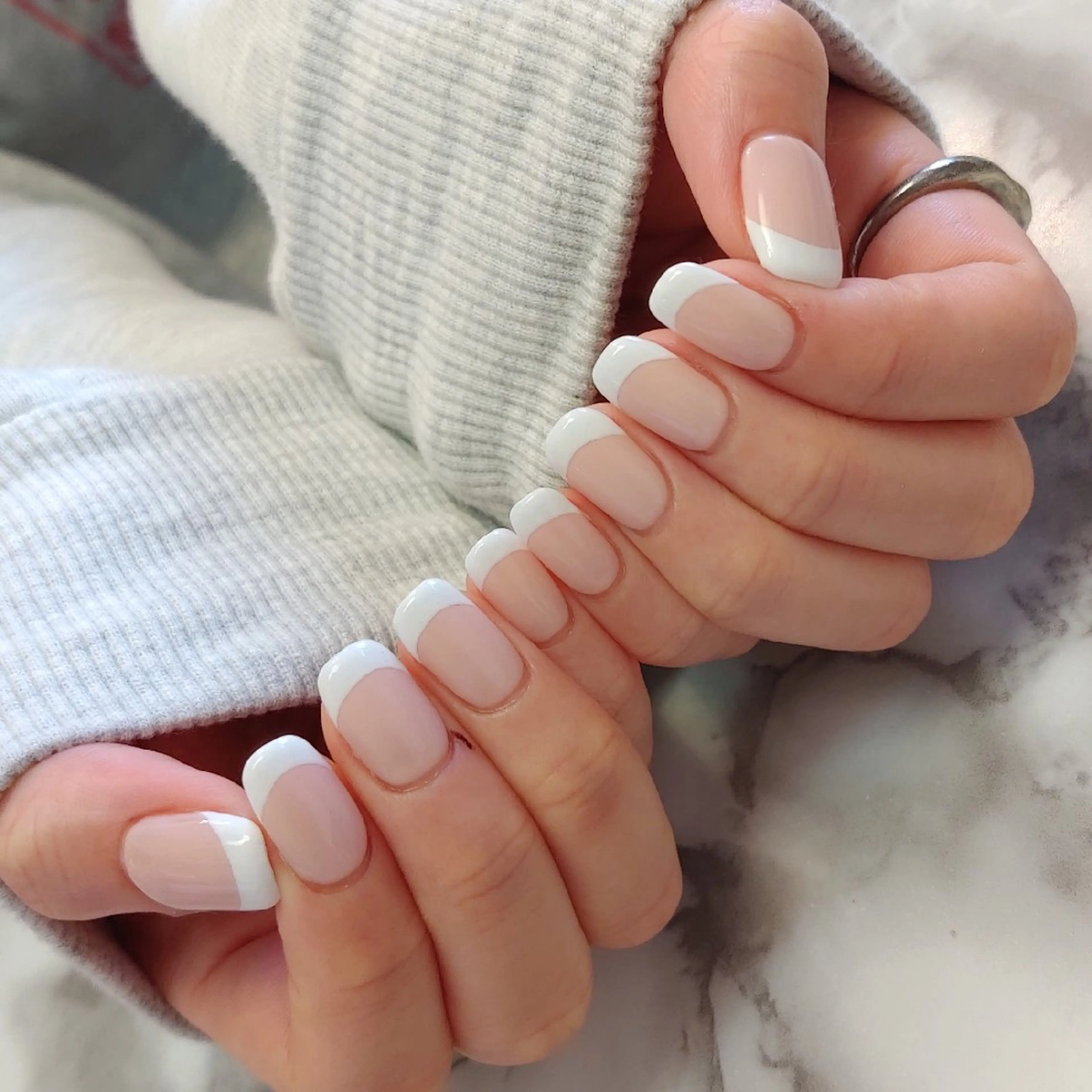 ネイル フレンチネイル ジェヌインネイル 河内のネイルデザイン