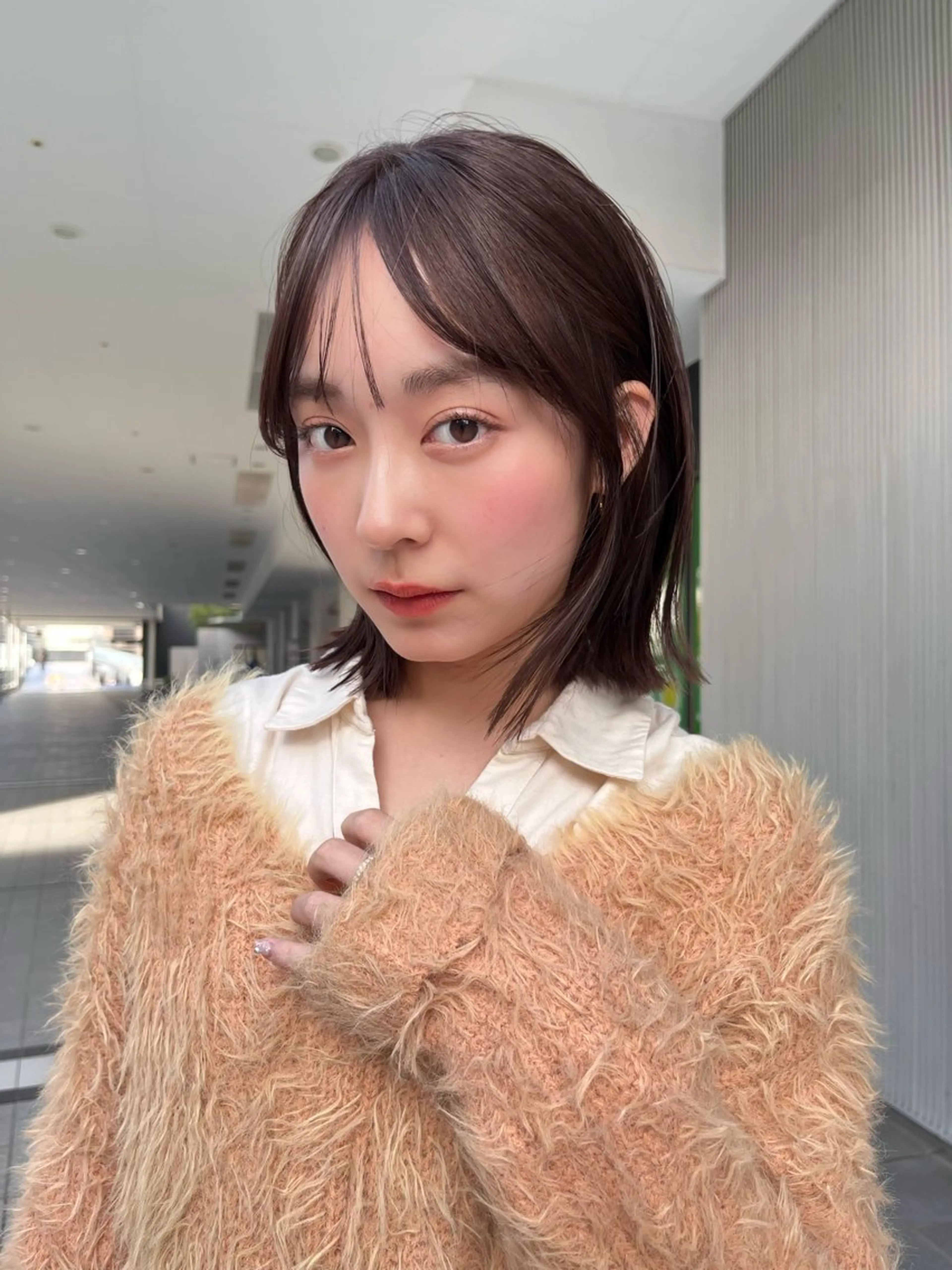 ミディアム カラー 阿久津真衣 似合わせカットのヘアスタイル