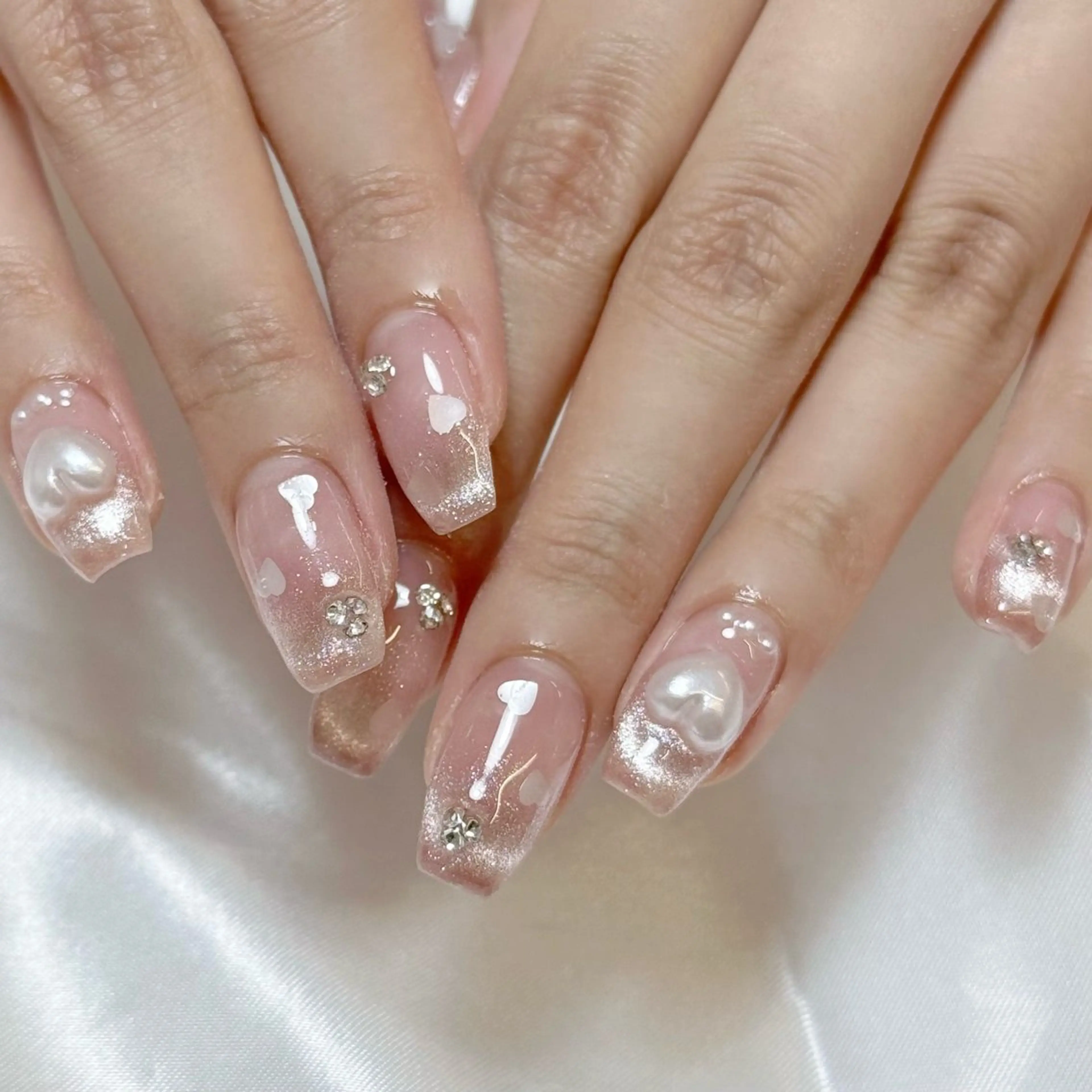 ネイル オーロラネイル ブルー フラッシュネイル フットネイル フレンチネイル ハンドネイル fein. miku🎀🍼のネイルデザイン