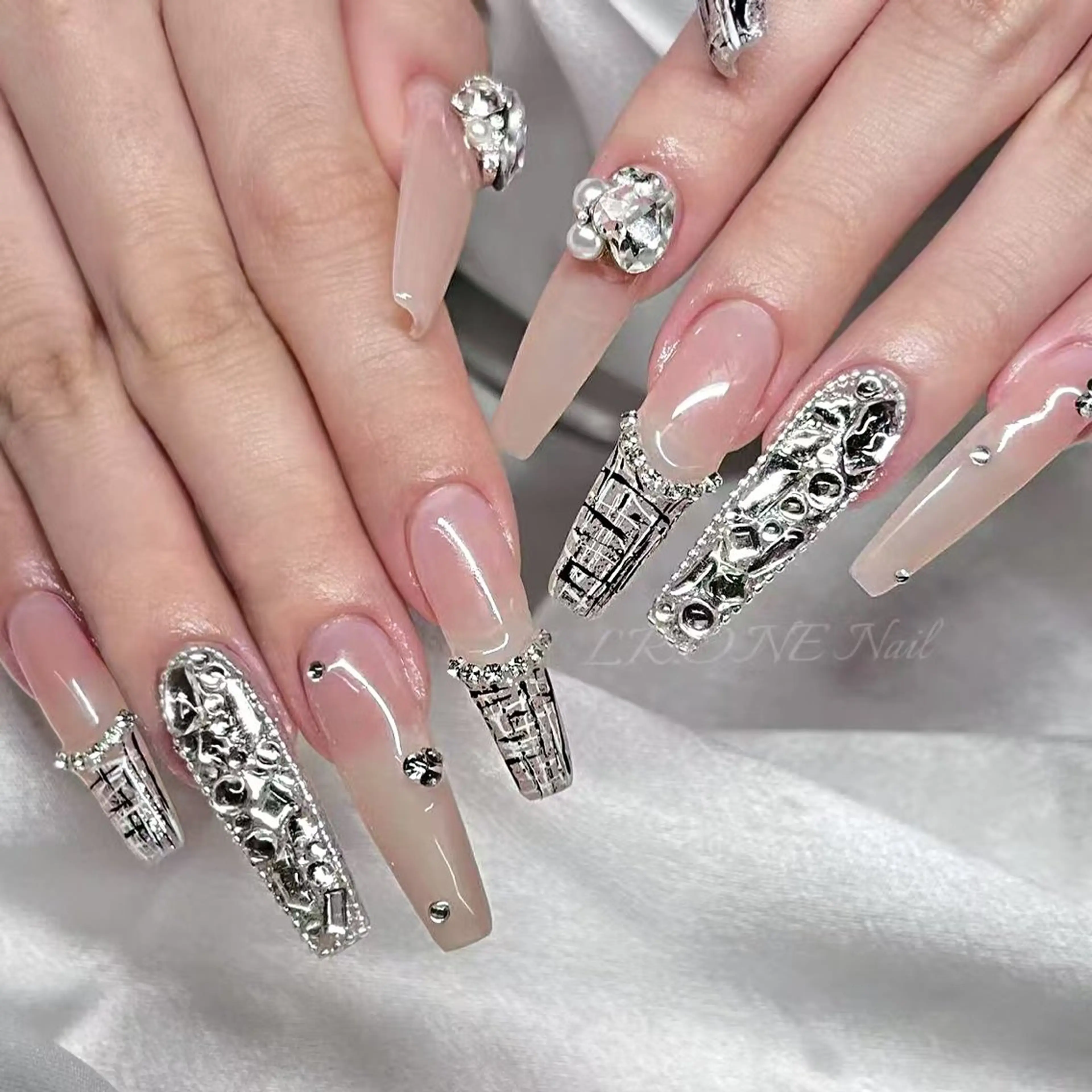 ネイル LR.ONE ヨウのネイルデザイン