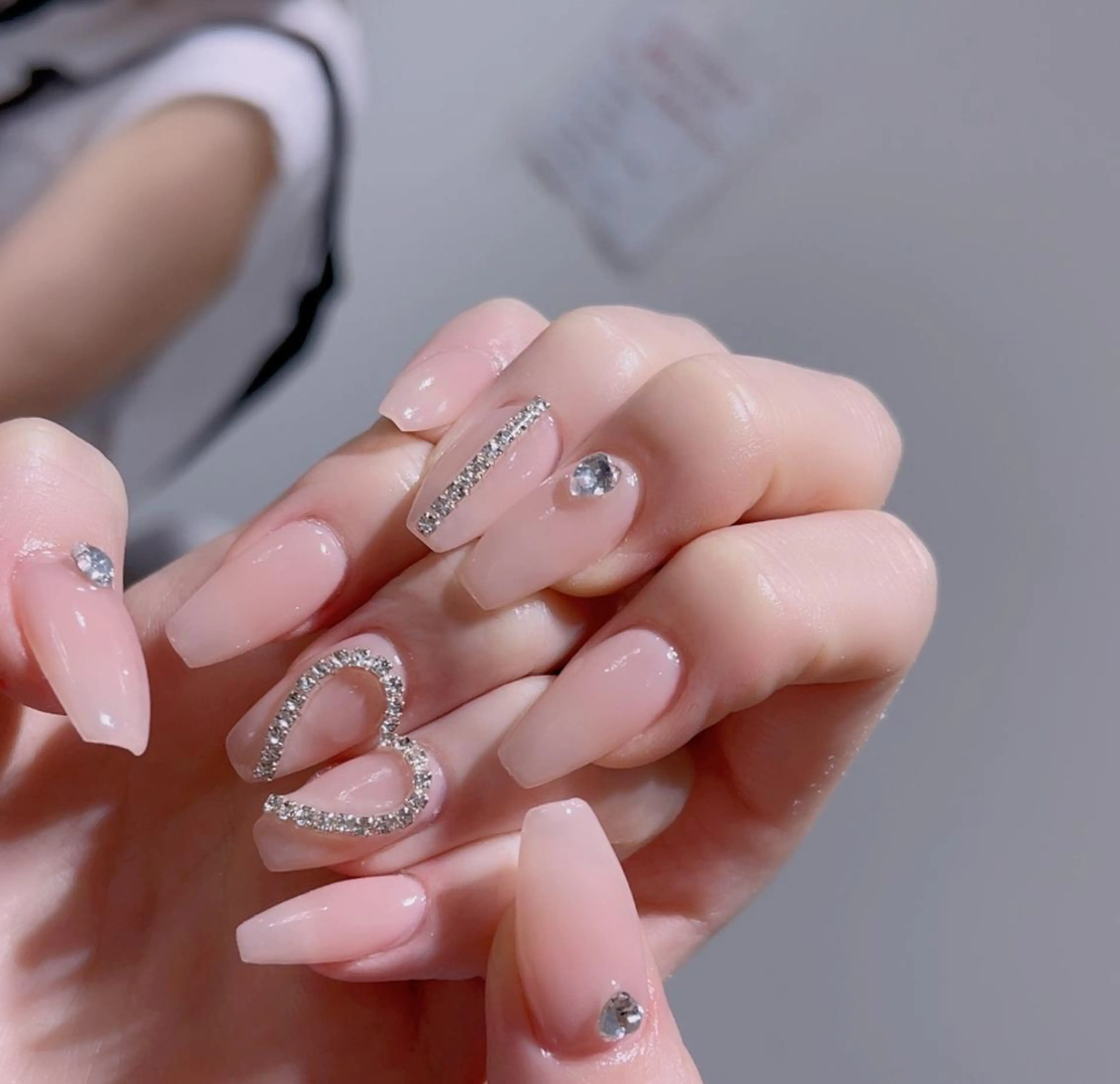 ネイル アートネイル 長さ出し ネイルチップ Queens momoのネイルデザイン