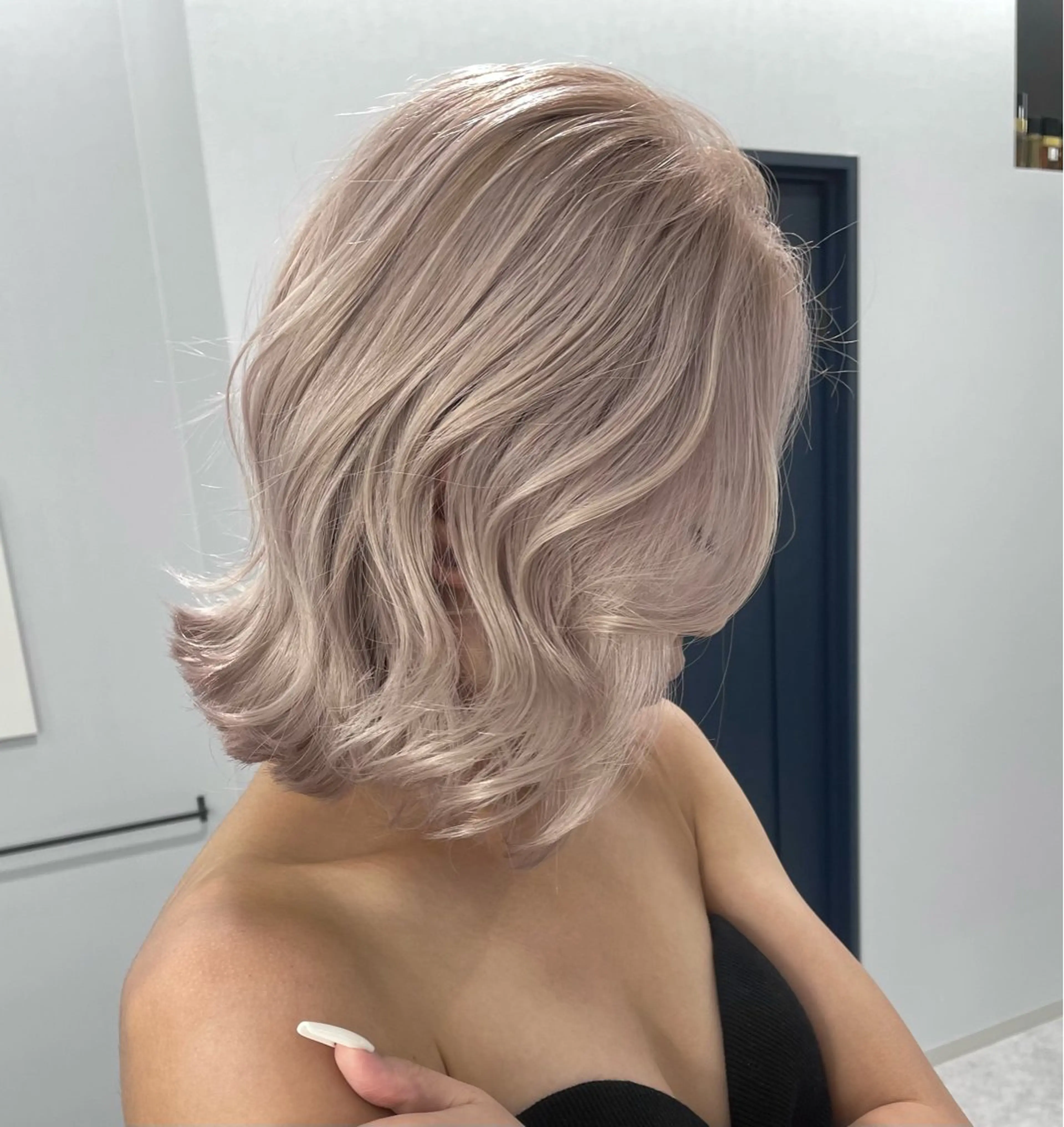 ショート カラー ハイトーンカラー ボブ カット ヘアカラー i'll 髪質改善 淀屋橋 大阪【イル】所属・ハイトーンボブ /tasukuのヘアスタイル