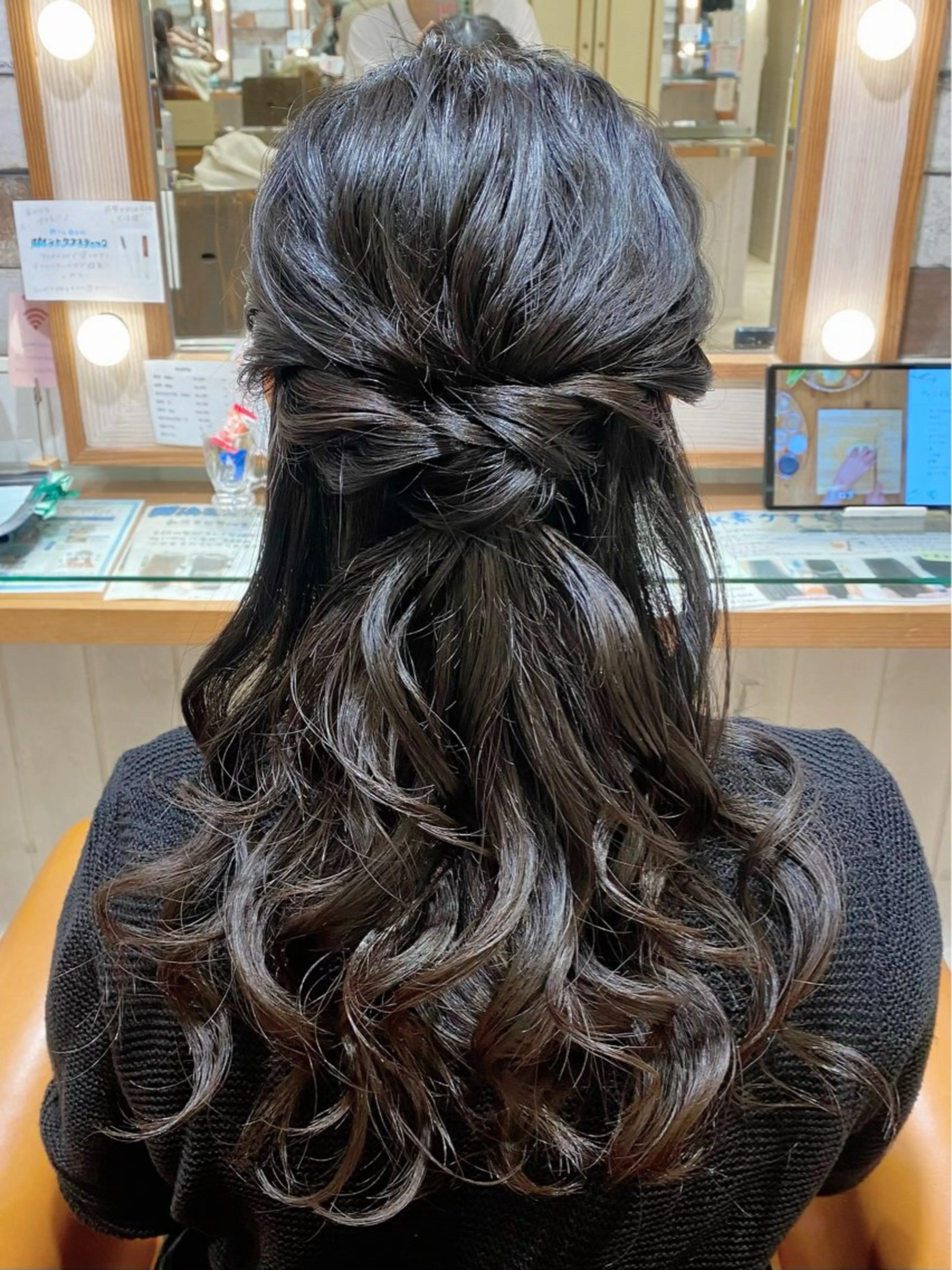 ロング ヘアセット 🌸小島友梨香🌸 ブリーチカラーのヘアスタイル