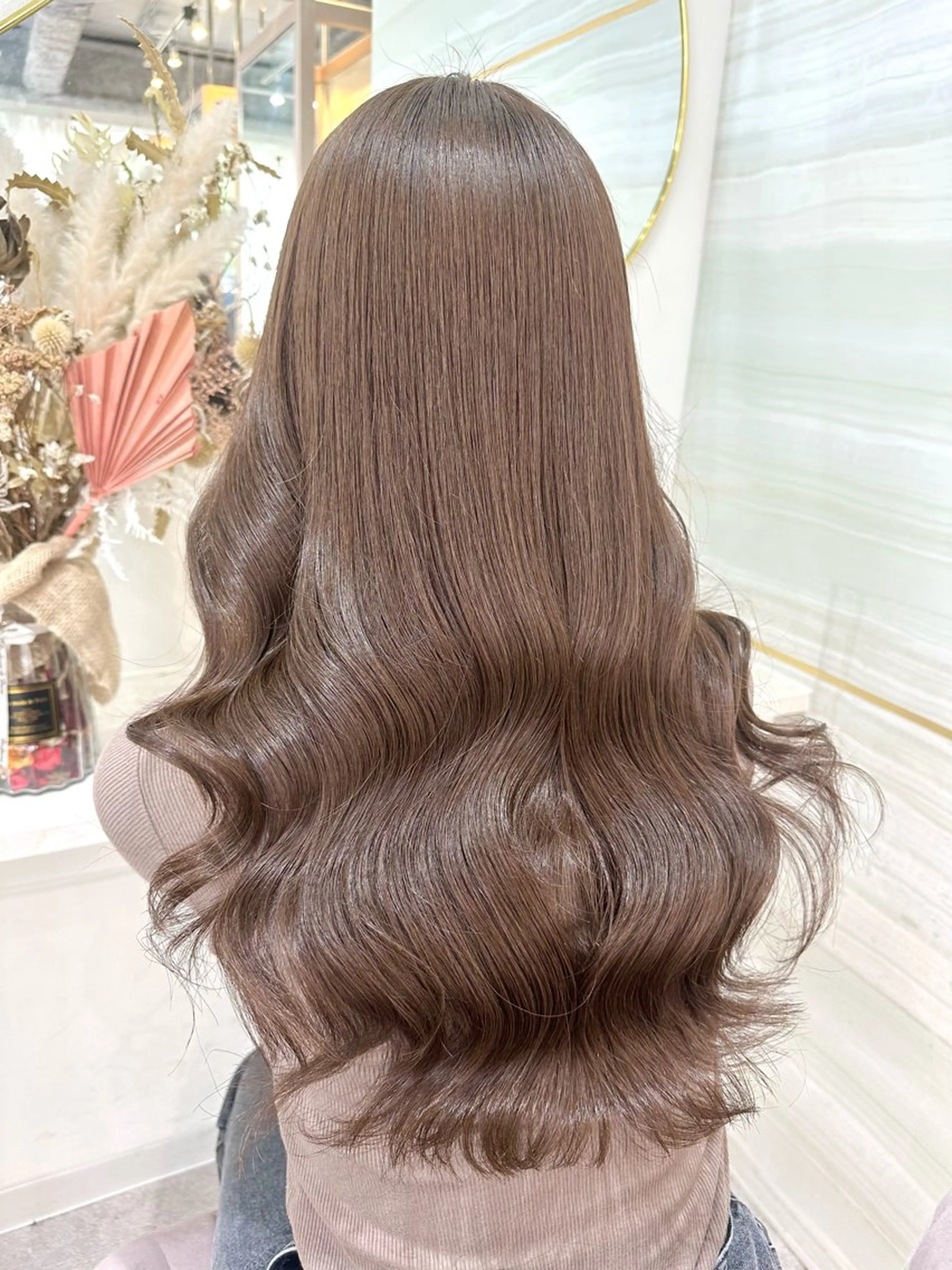 ロング カラー ベージュカラー ブリーチ ラベンダーカラー ラベンダーベージュ 似合わせカット 🐈‍⬛momo🐾 ダブルカラーのヘアスタイル