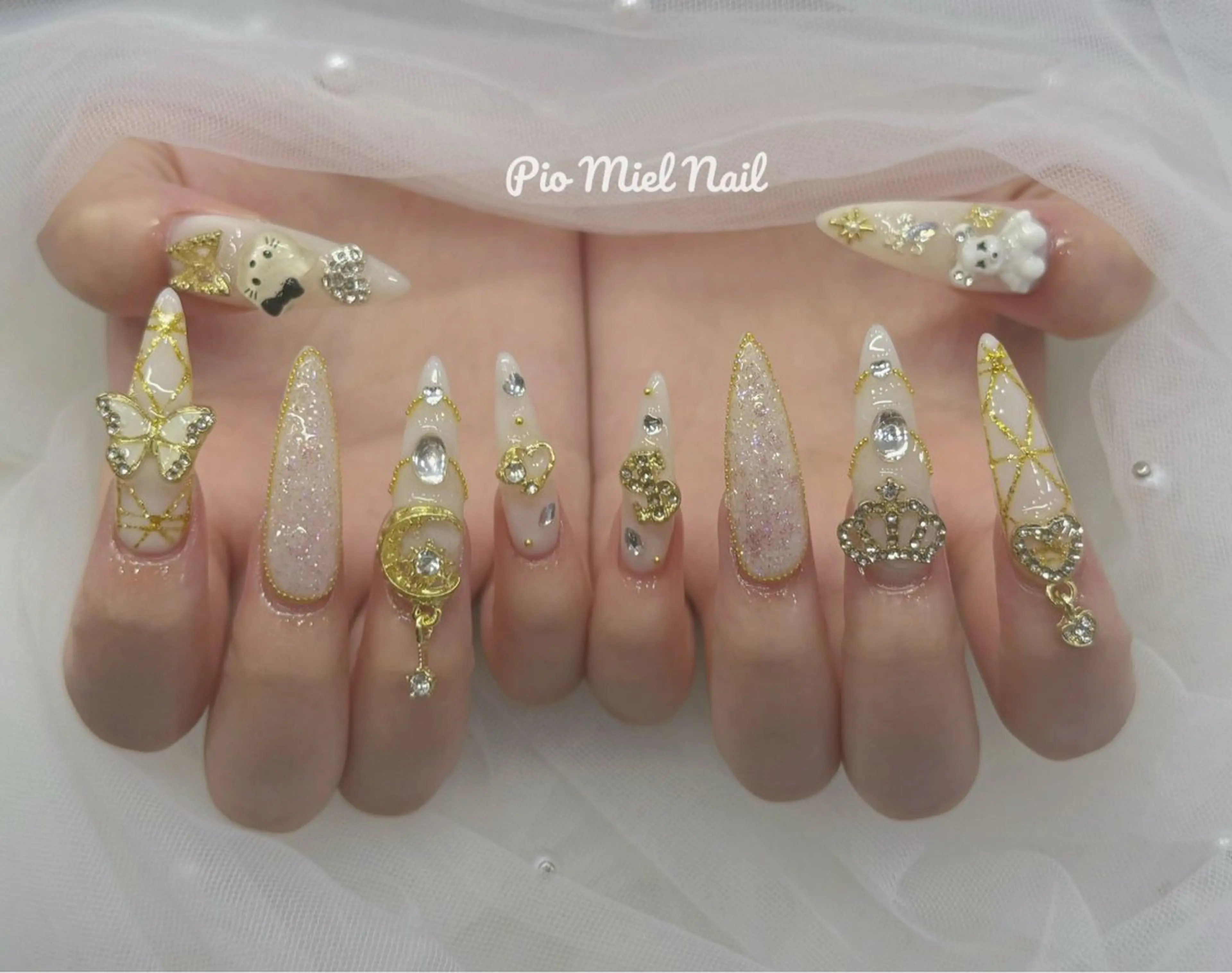 ネイル アートネイル クリアネイル ジェルネイル ゴールド ラメ(グリッター) ハンドネイル HANA 長さだしのネイルデザイン