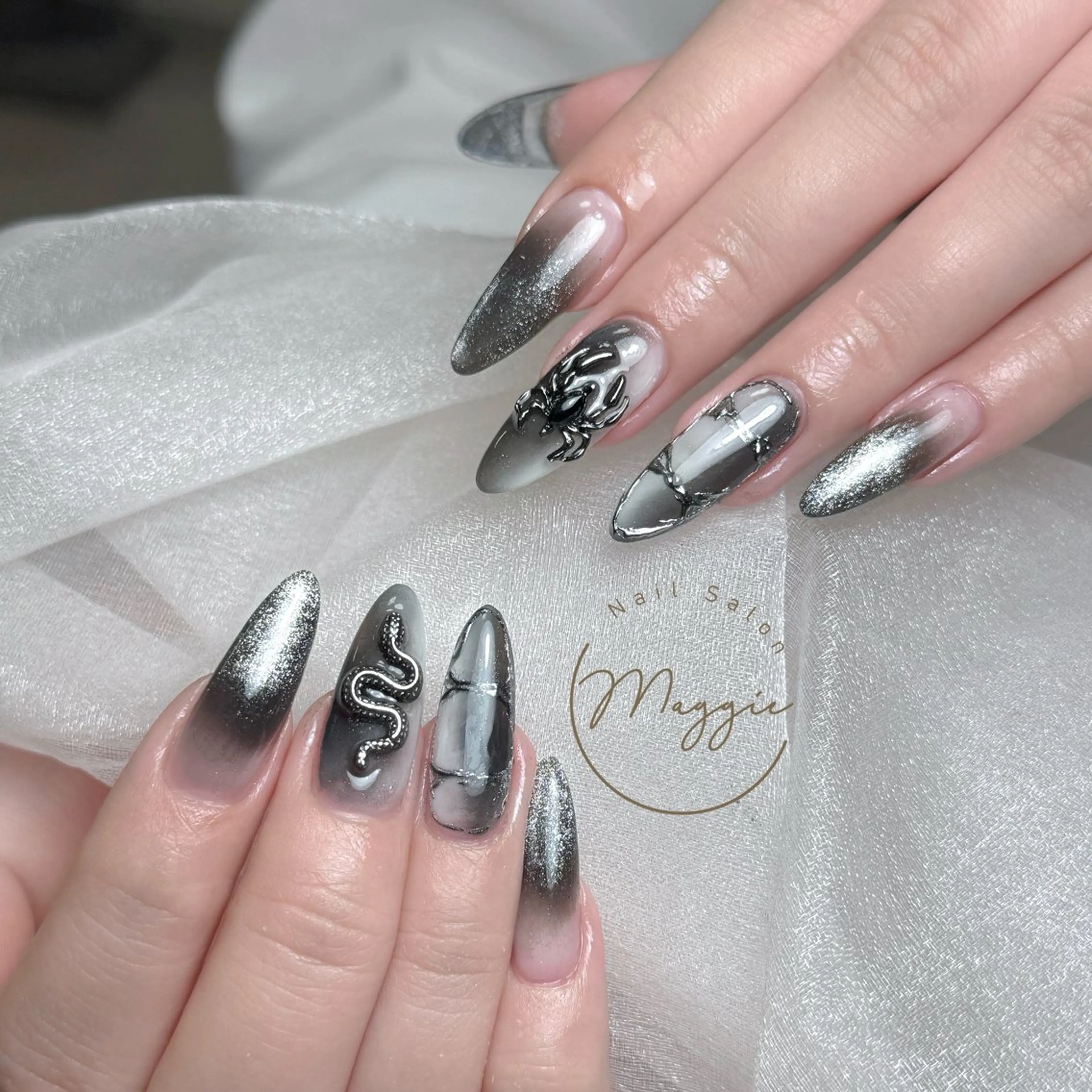 ネイル Maggie Nail🦩のネイルデザイン