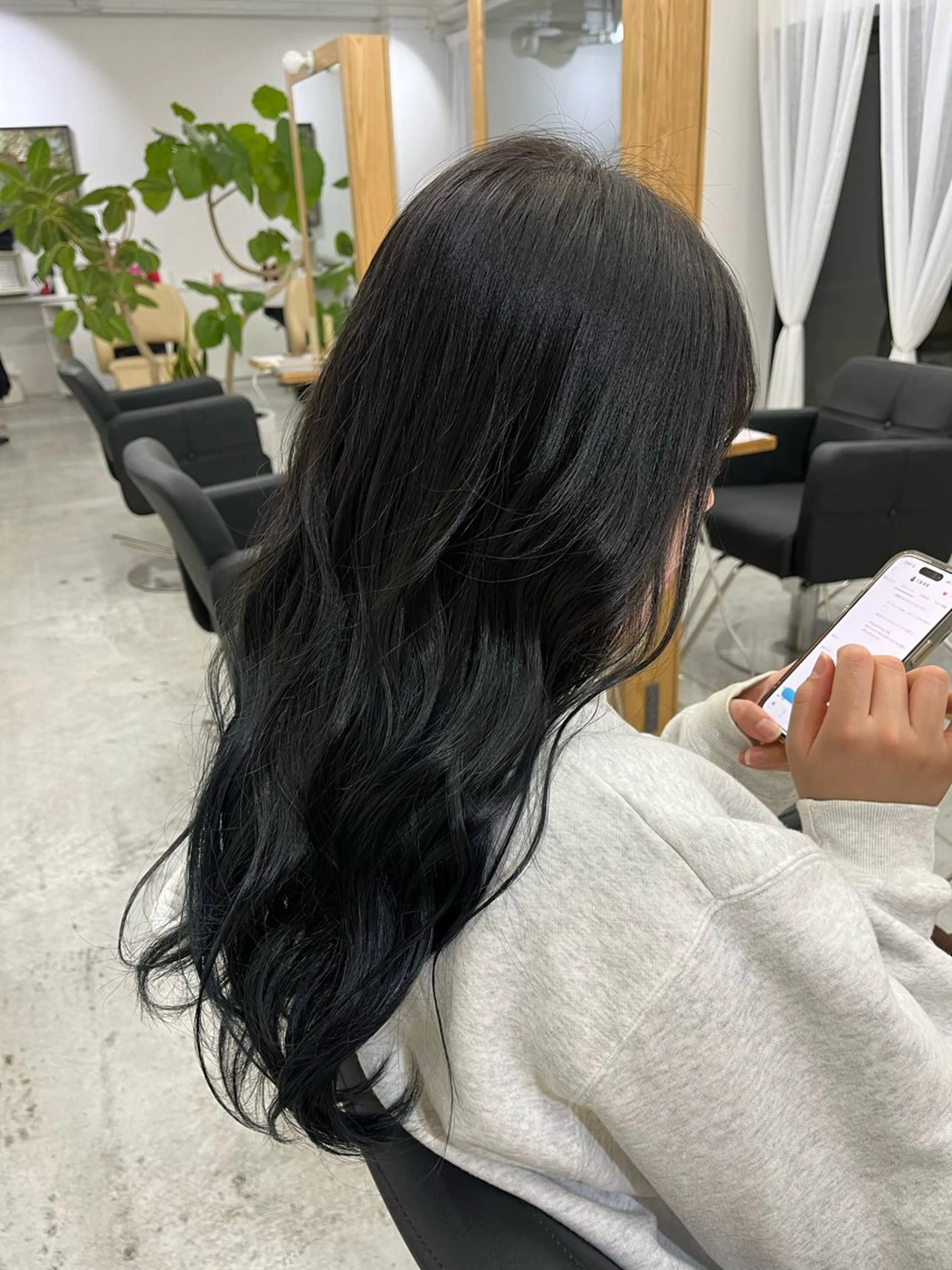 カラー sol Amiのヘアスタイル