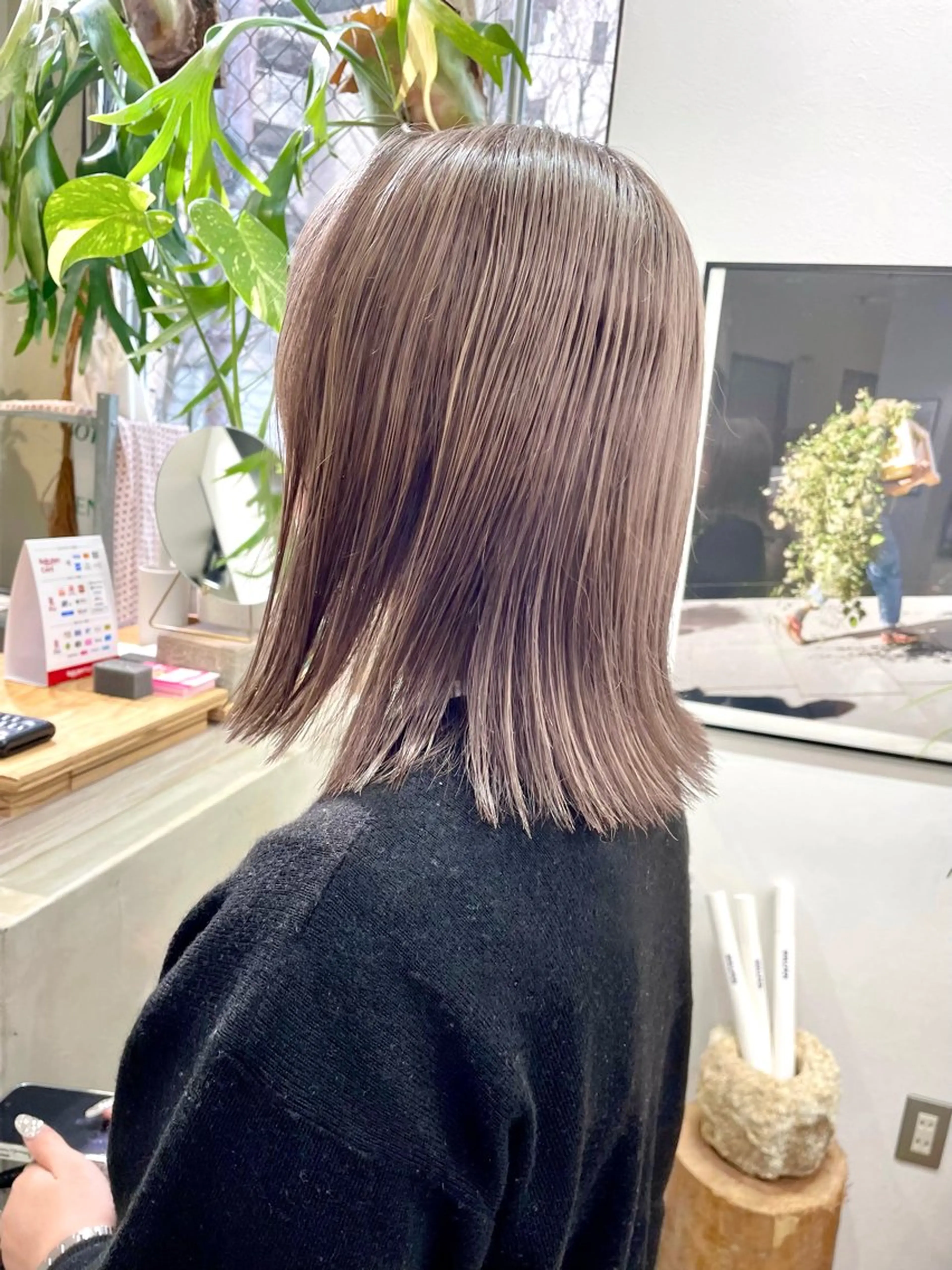 ミディアム カラー ベージュカラー ダークグレー デザインカラー グレージュ ハイトーンカラー ヘアカラー トリートメント カノン/アニオタ 美容師︎🧡のヘアスタイル