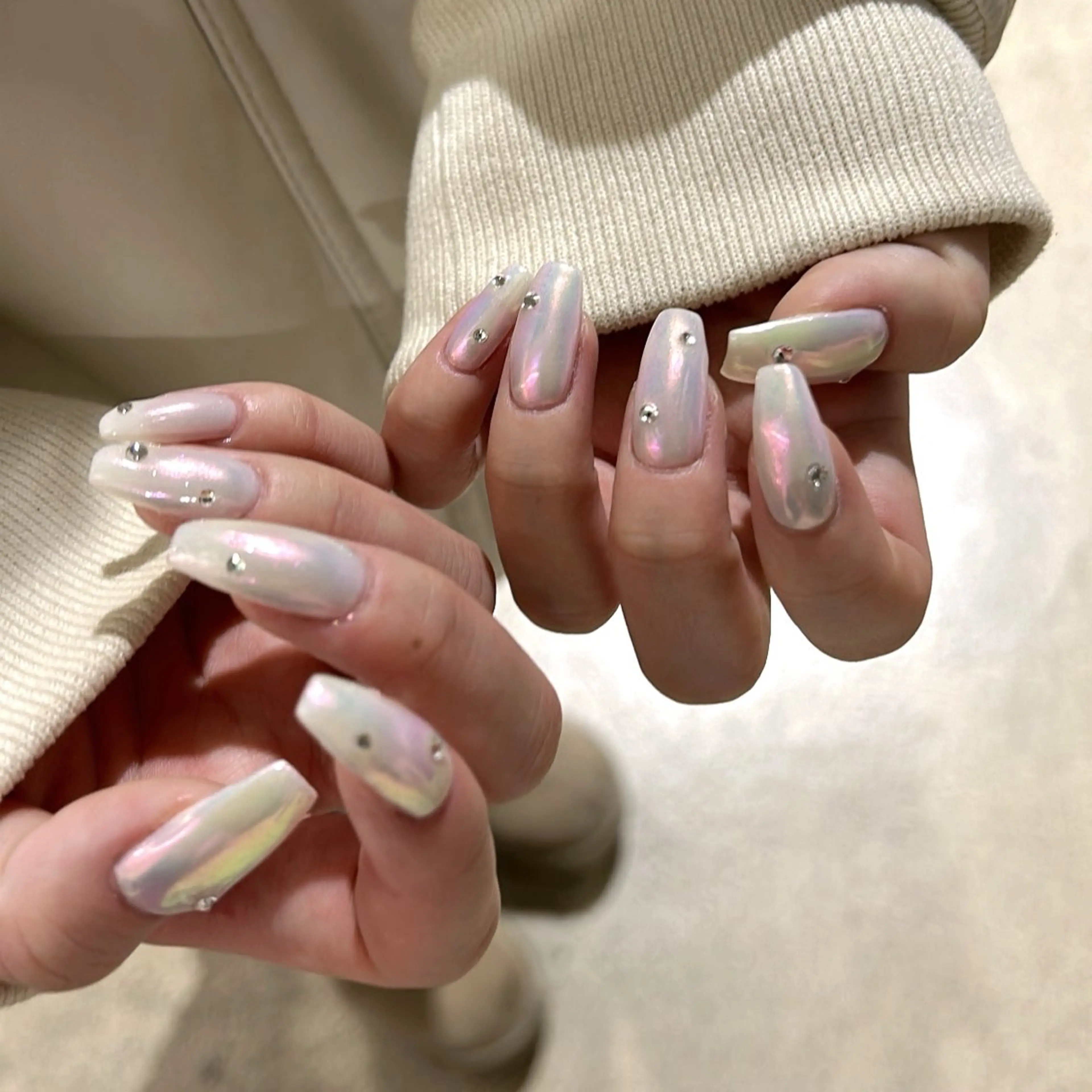 ネイル オーロラネイル シンプルネイル ストーンネイル REMIA 🤍harukaのネイルデザイン