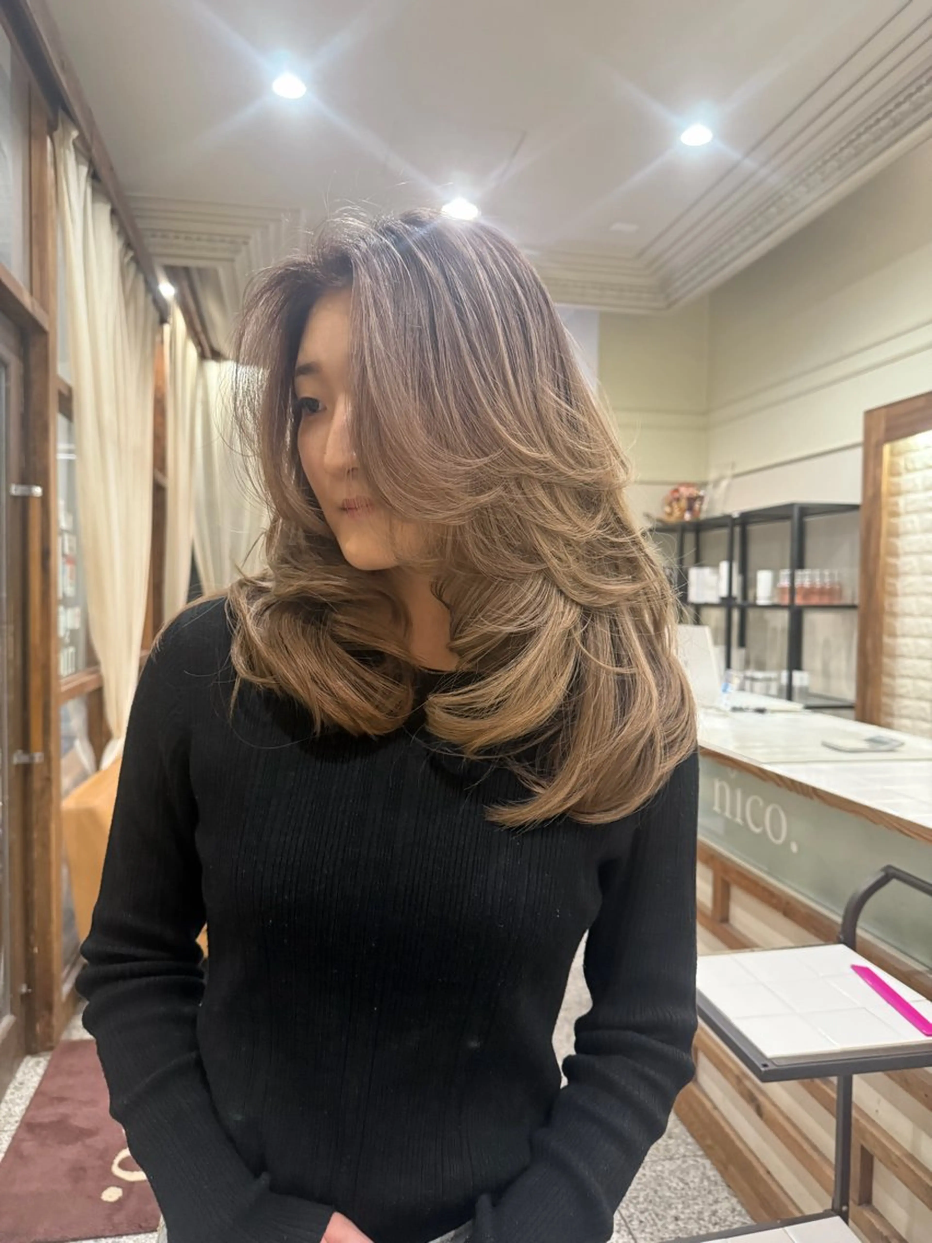 ミディアム カラー バレイヤージュ レイヤーカット nico所属・KANNA🩵 nico 東心斎橋のヘアスタイル