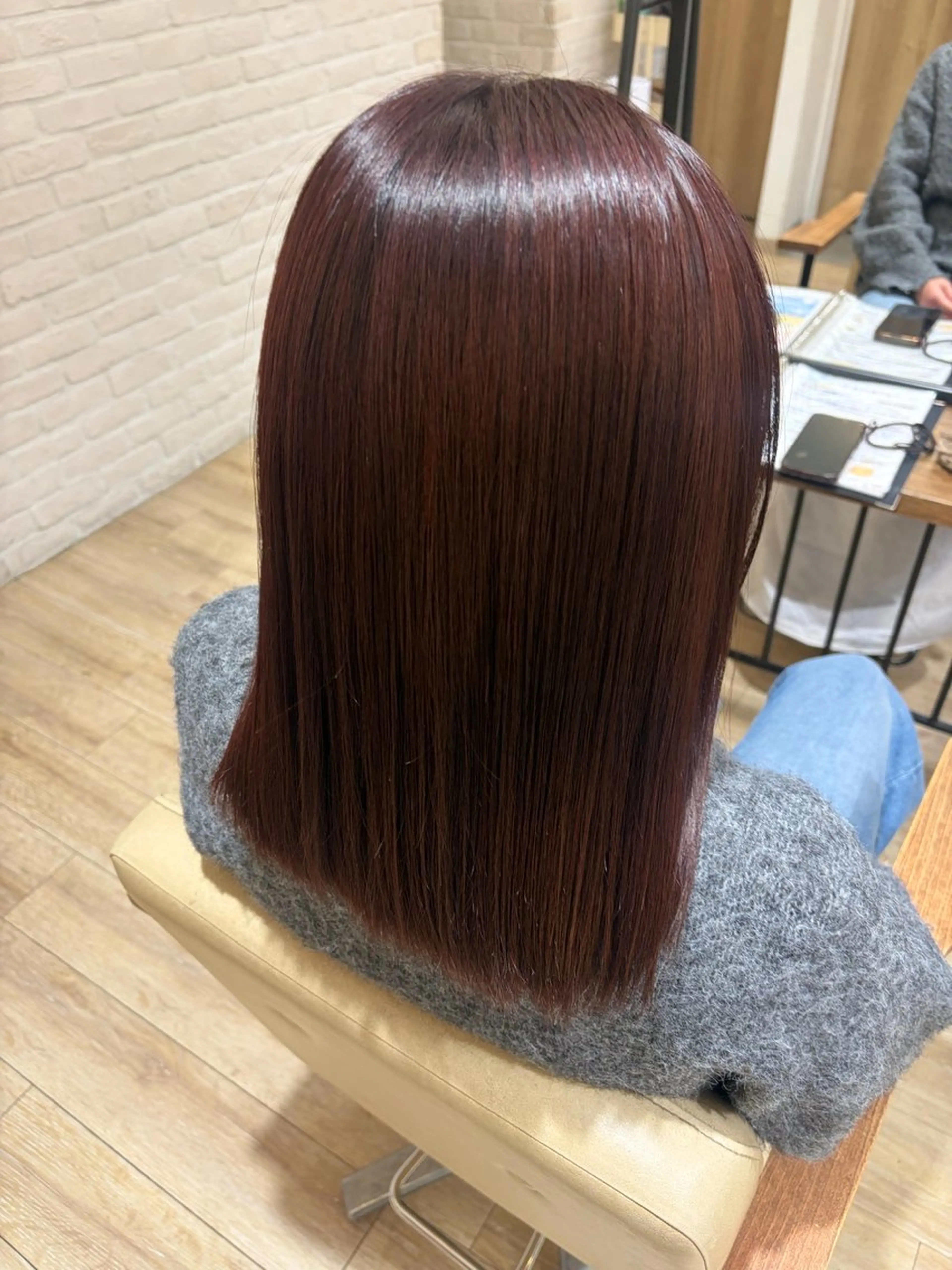 セミロング 伊藤 梨緒のヘアスタイル