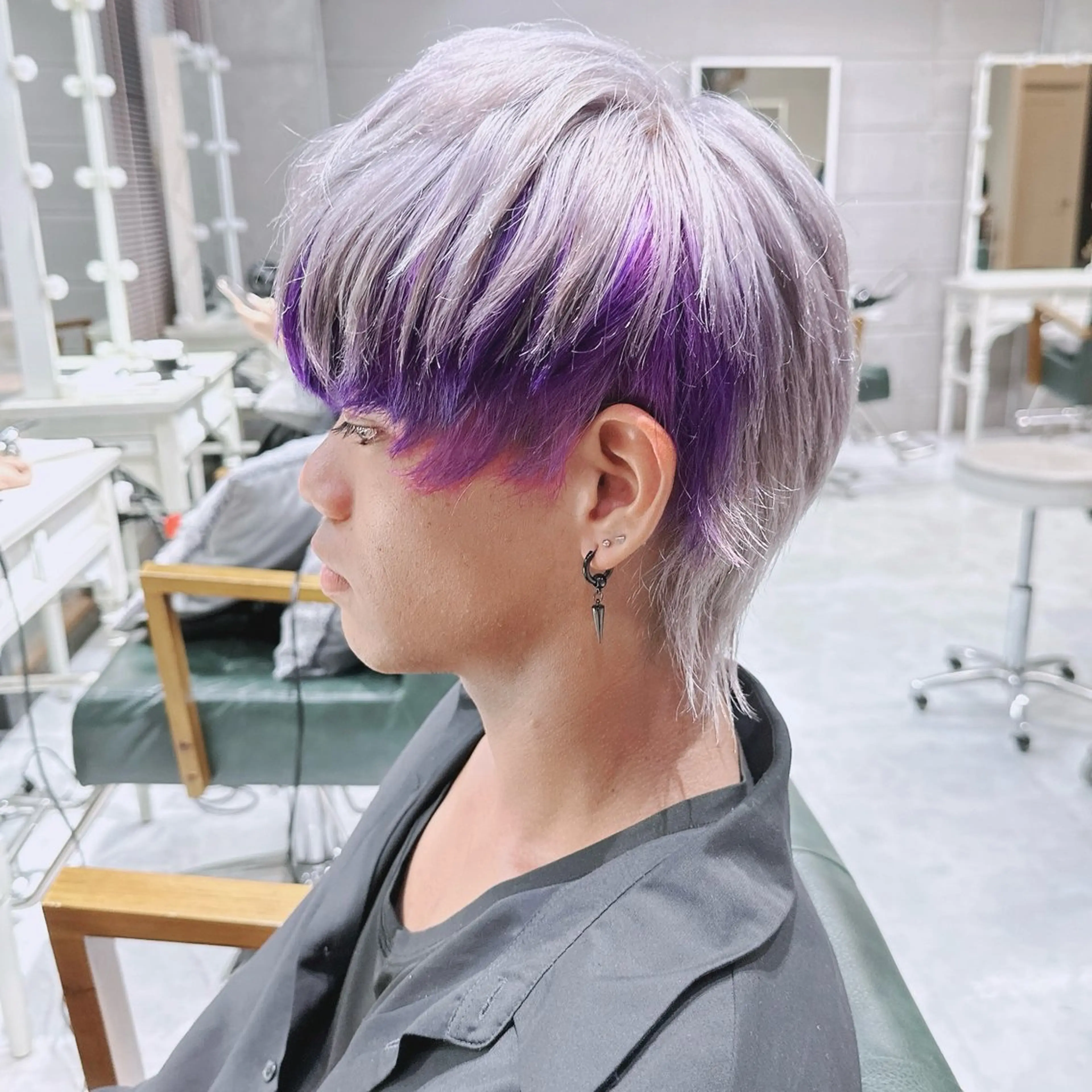 ショート カラー アッシュ ブリーチ デザインカラー ハイトーンカラー インナーカラー DAYS Men’sのヘアスタイル