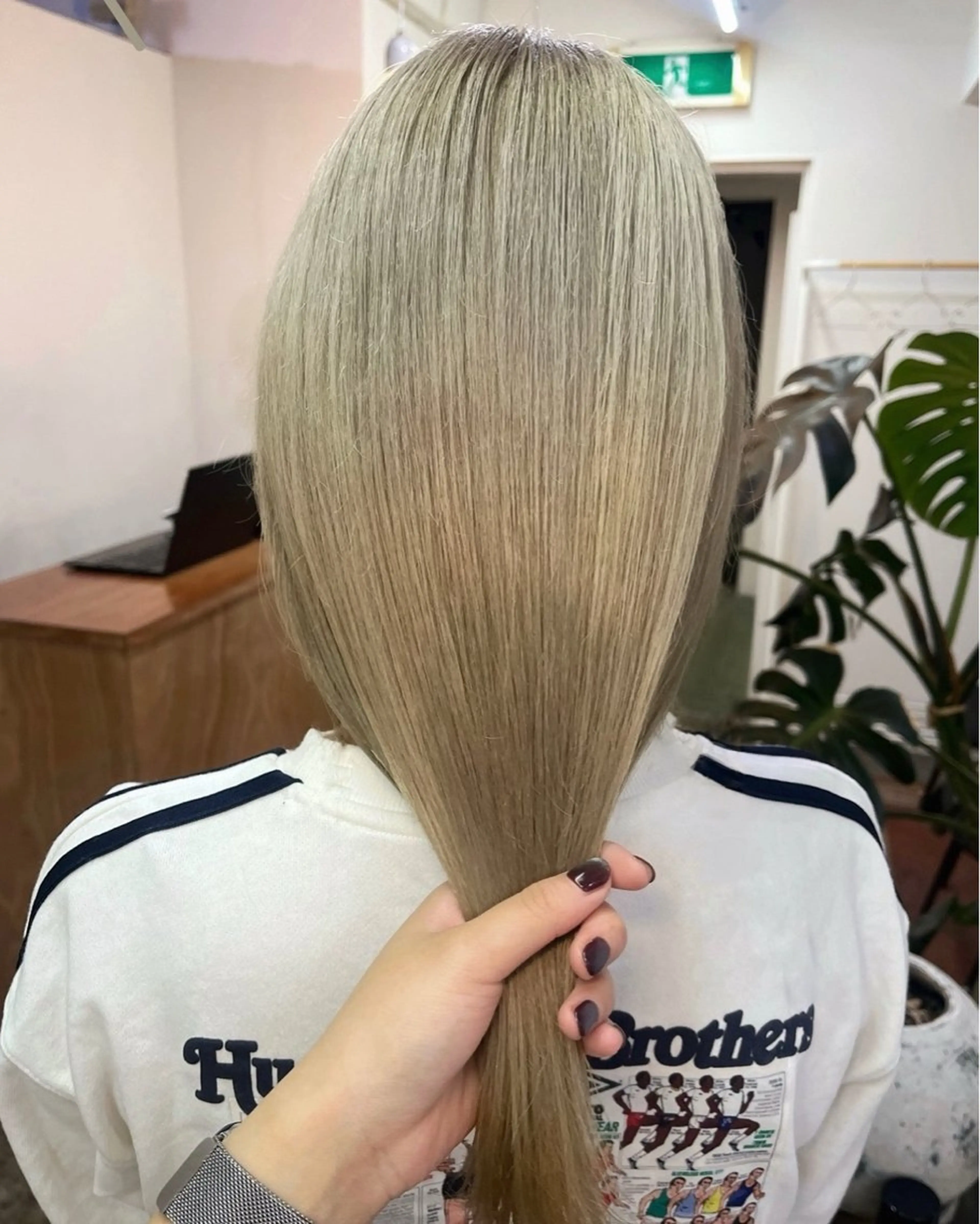 ミディアム カラー ベージュカラー ブリーチ ケアブリーチ デザインカラー ダブルカラー カット ヘアカラー トリートメント ハイトーン/心斎橋/ honomiのヘアスタイル