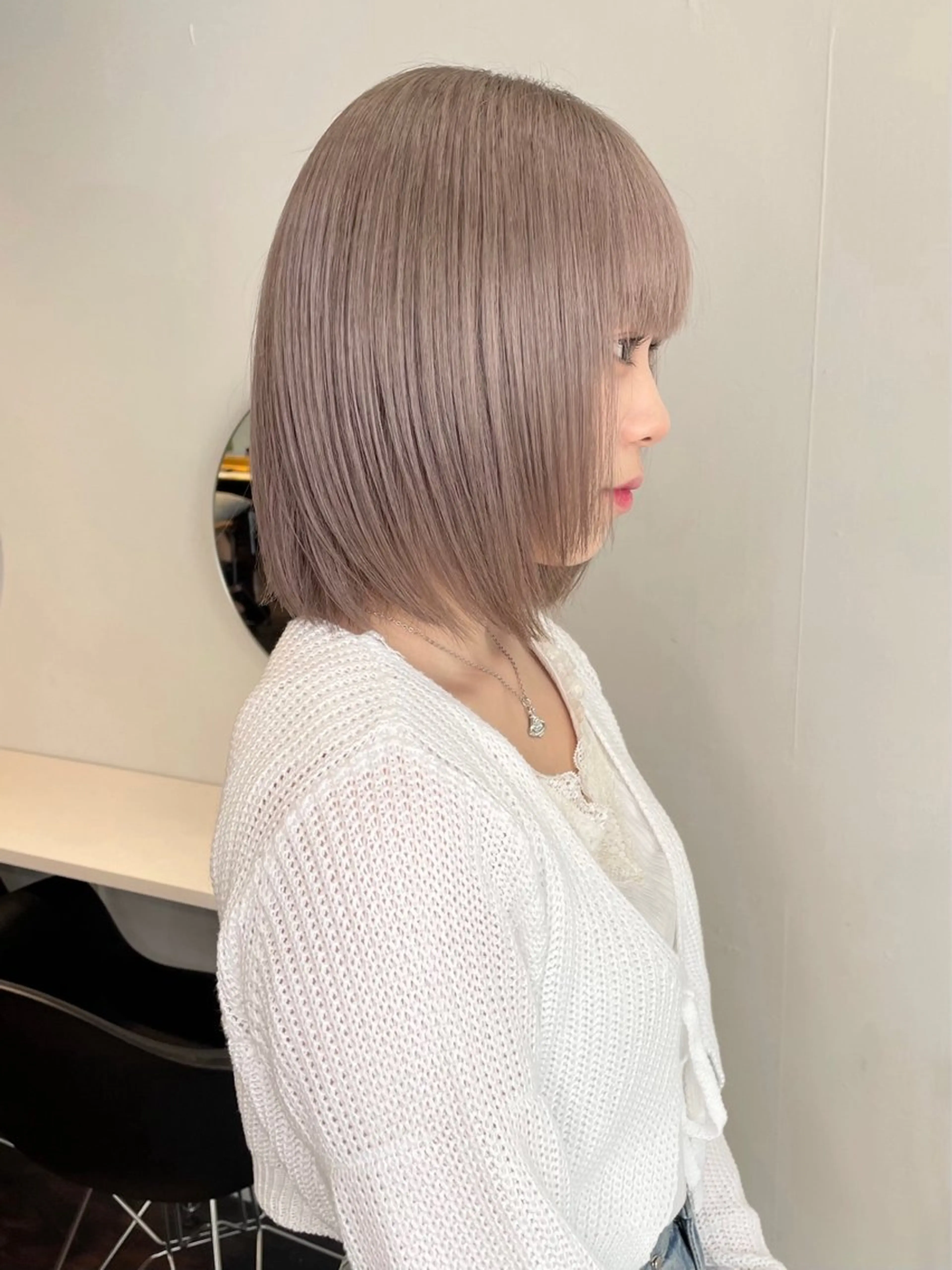 ミディアム カラー ヘアアレンジ ベージュカラー ブリーチ ダブルカラー グレージュ ミルクティーベージュ maoブリーチ無し 似合わせカラーのヘアスタイル