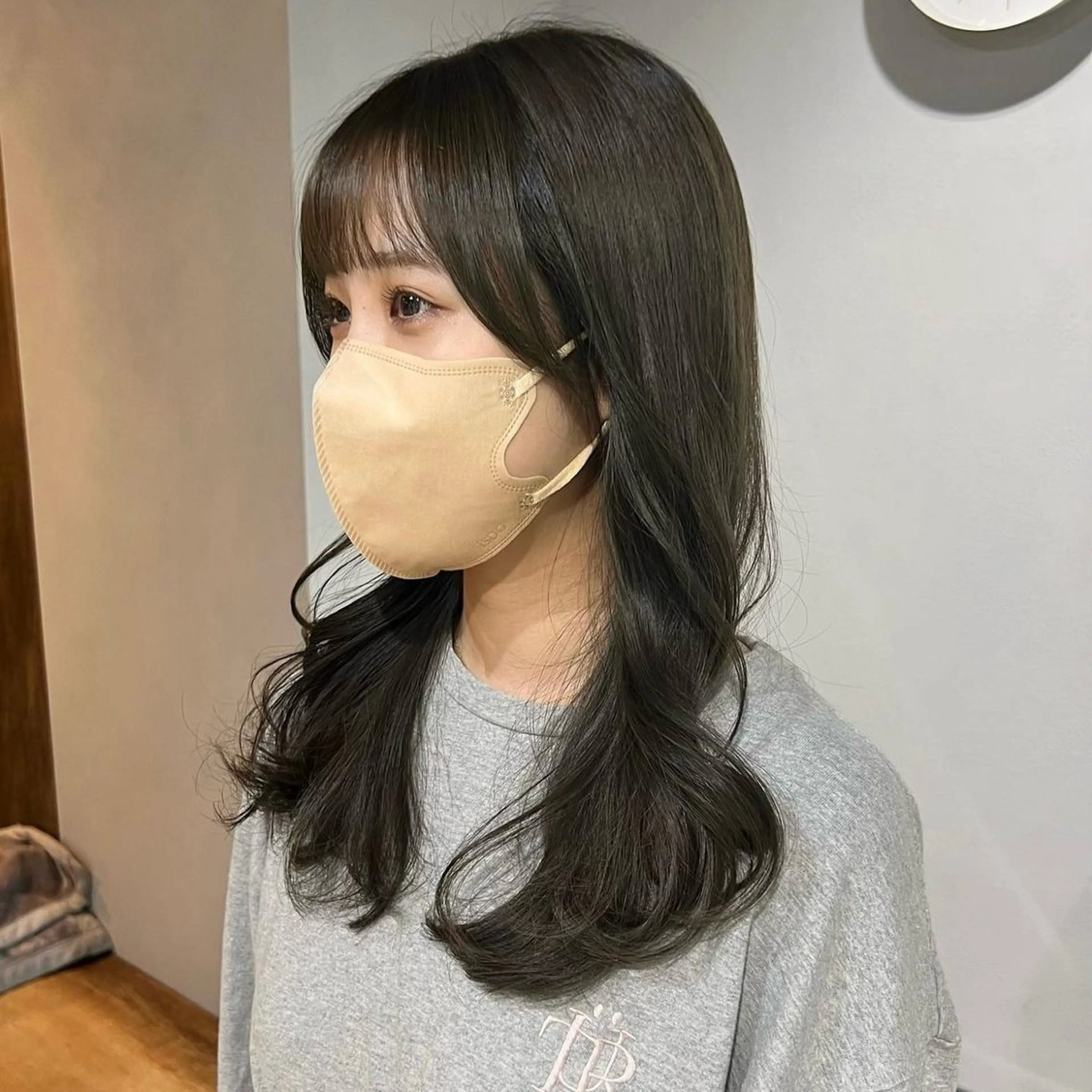 セミロング カラー ベージュカラー オリーブベージュ カット ヘアカラー akane/ベージュ /オリーブ/ブラウンのヘアスタイル