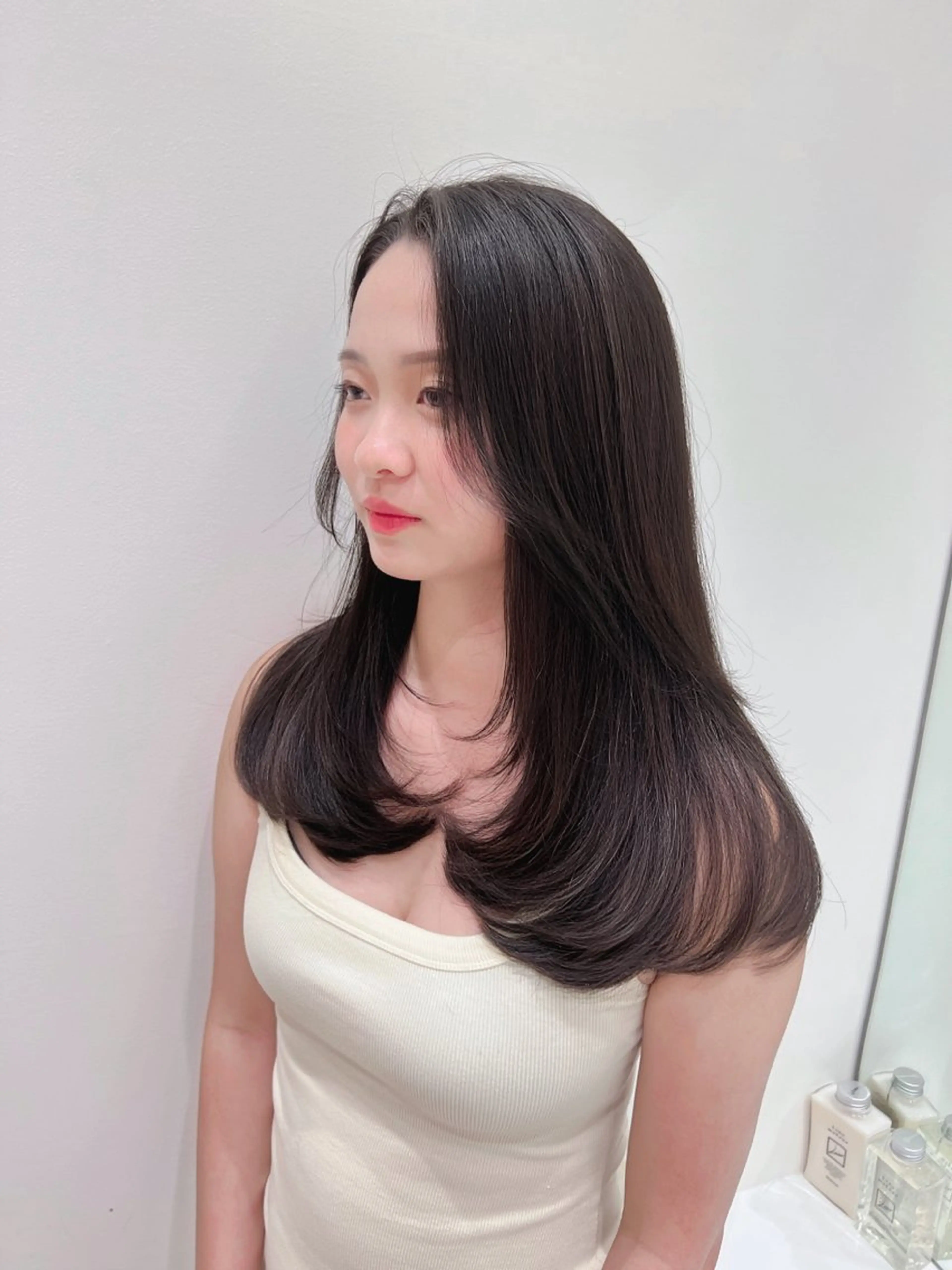 セミロング カラー ヘアアレンジ ブリーチ 透明感カラー ハイトーンカラー ブリーチなしカラー 顔まわりレイヤー 艶カラー/アイドル 前髪/内藤　輝のヘアスタイル