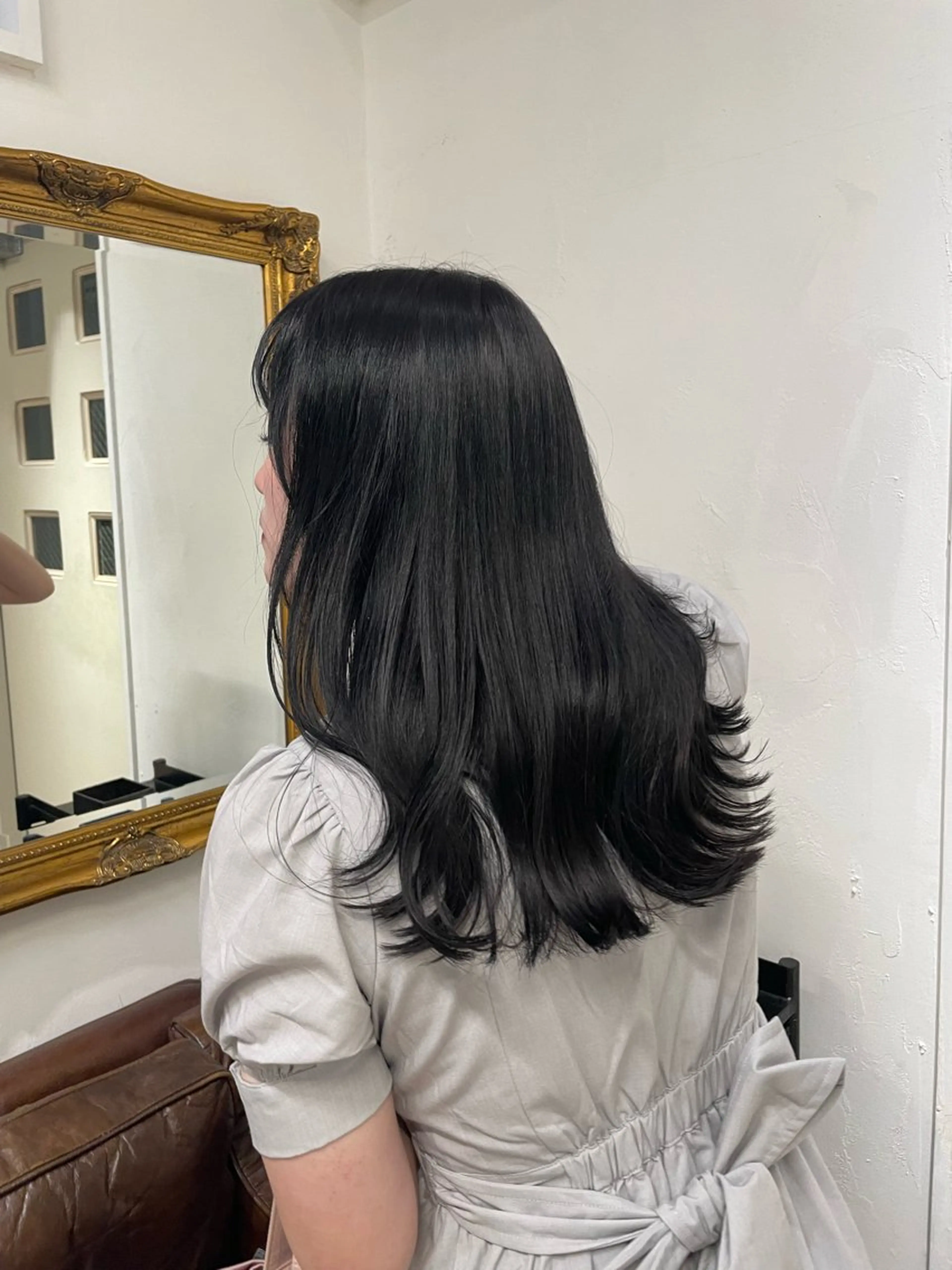 セミロング カラー ミルクティー× グレージュMOMOのヘアスタイル