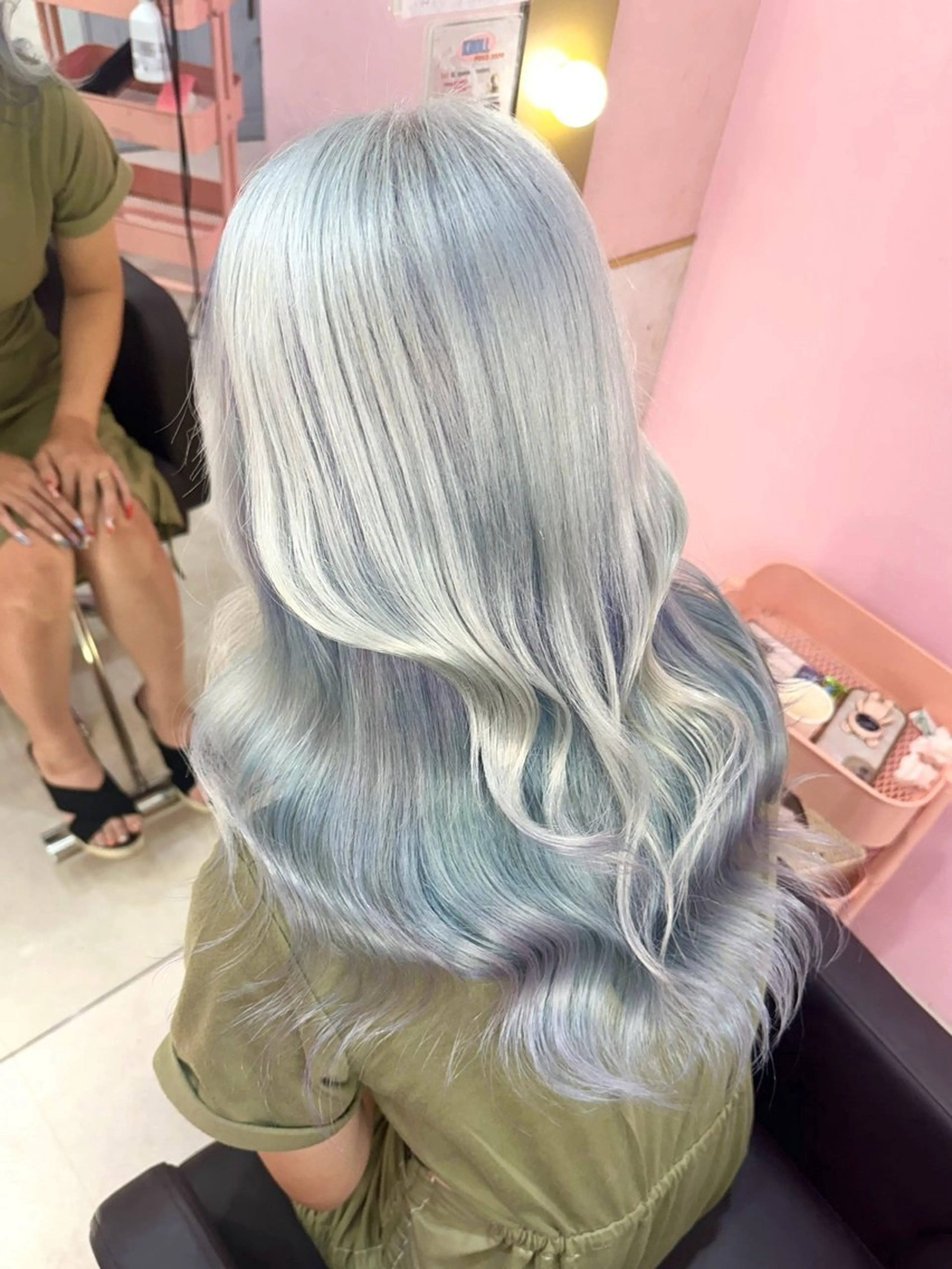 セミロング カラー ヘアカラー トリートメント ブリーチ人気No.1 MANATO🎨🌈のヘアスタイル