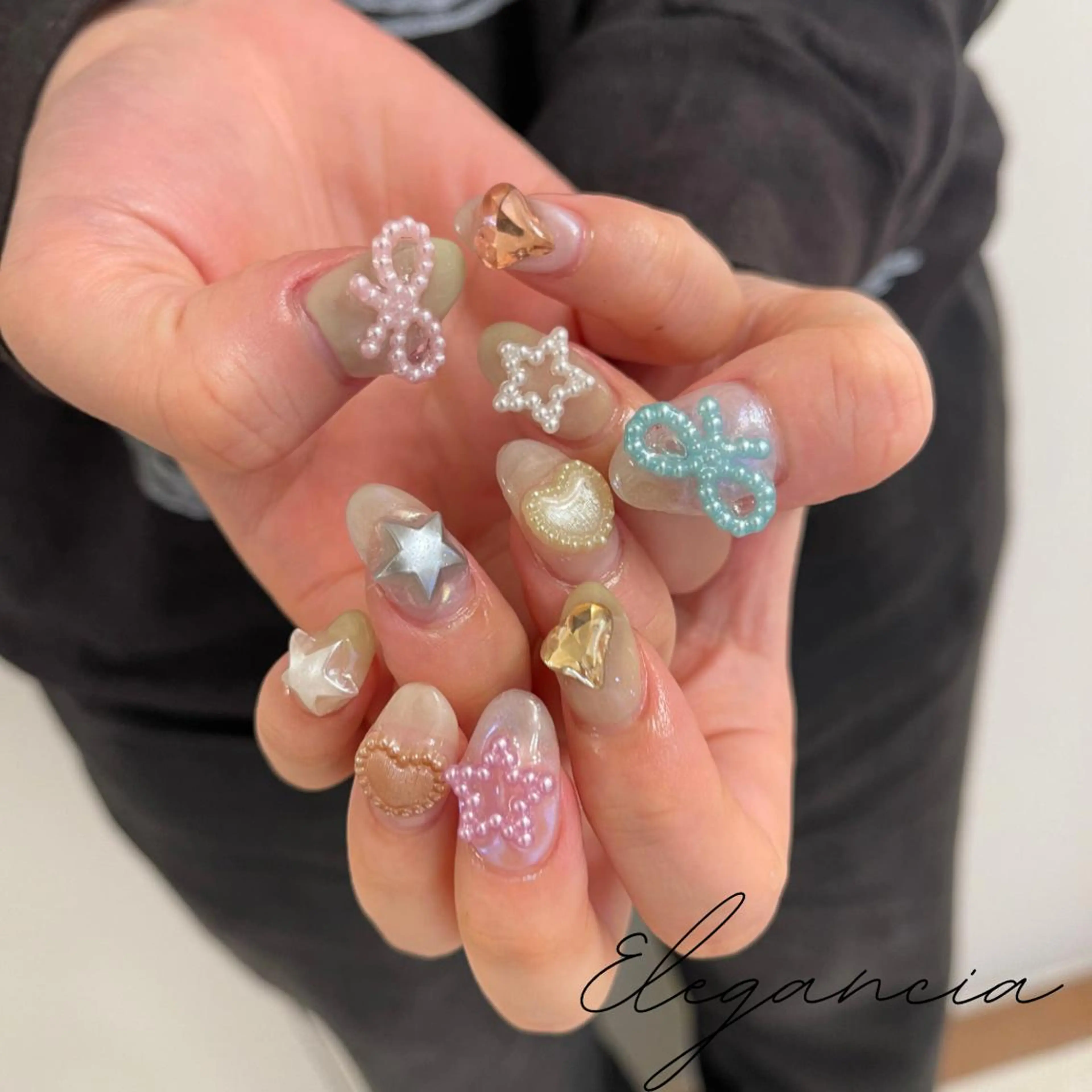 カラー ネイル ハンドネイル Elegancia. Hiromiのネイルデザイン