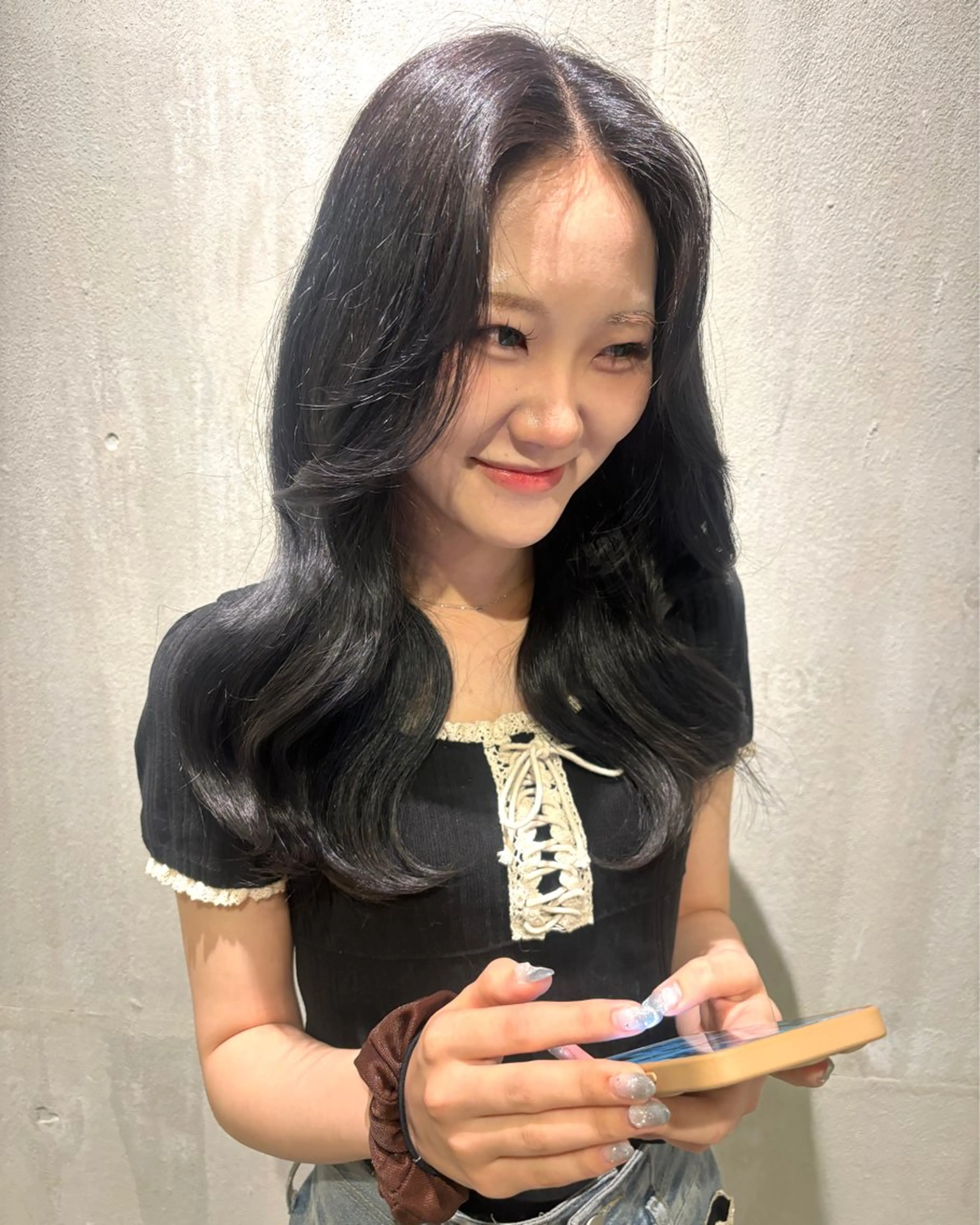 ロング カラー 黒髪 ブルーカラー ブルーブラック 韓国風ヘア 小木曽 里華のヘアスタイル