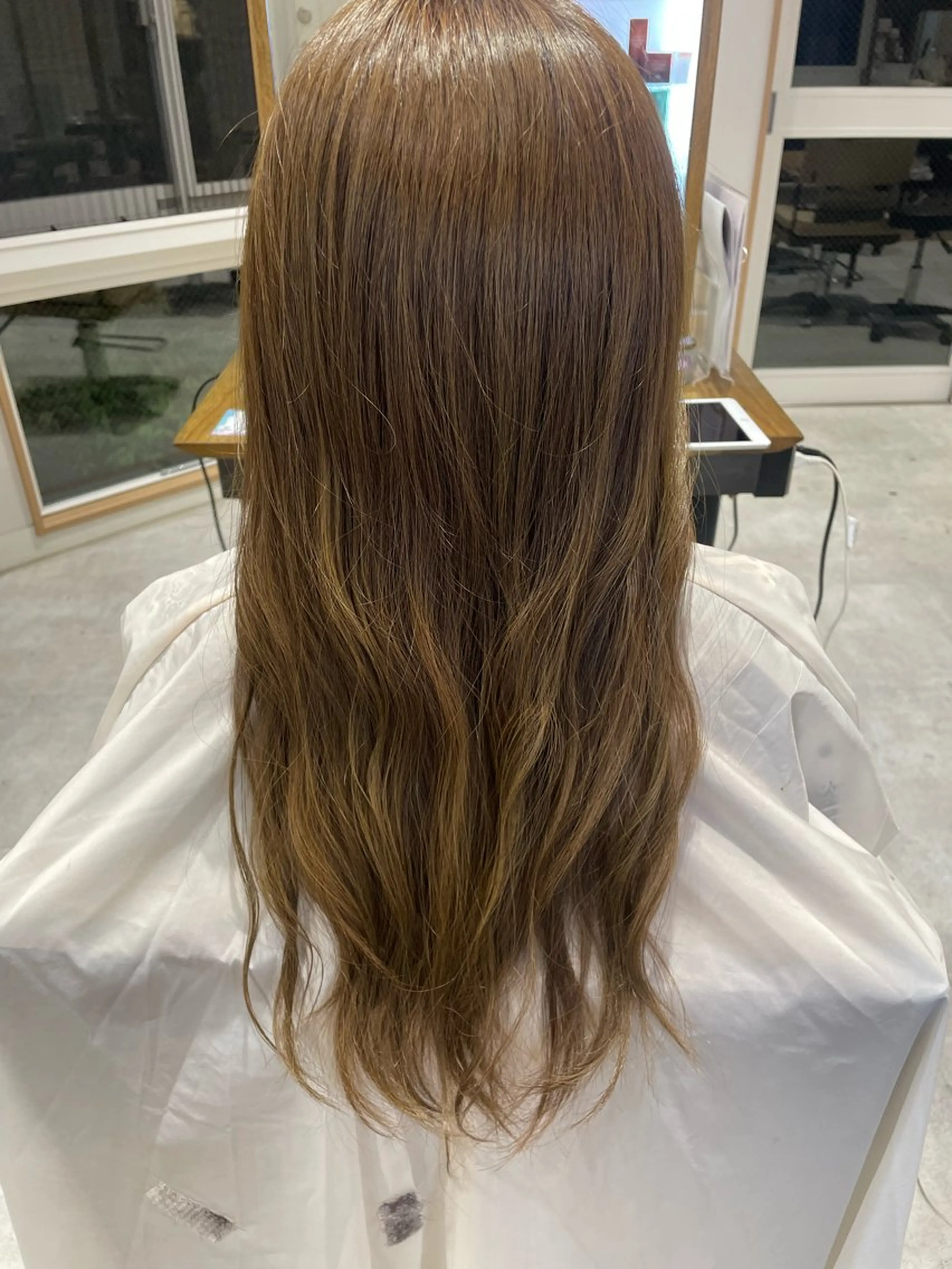 カラー ナルミ ケイスケのヘアスタイル