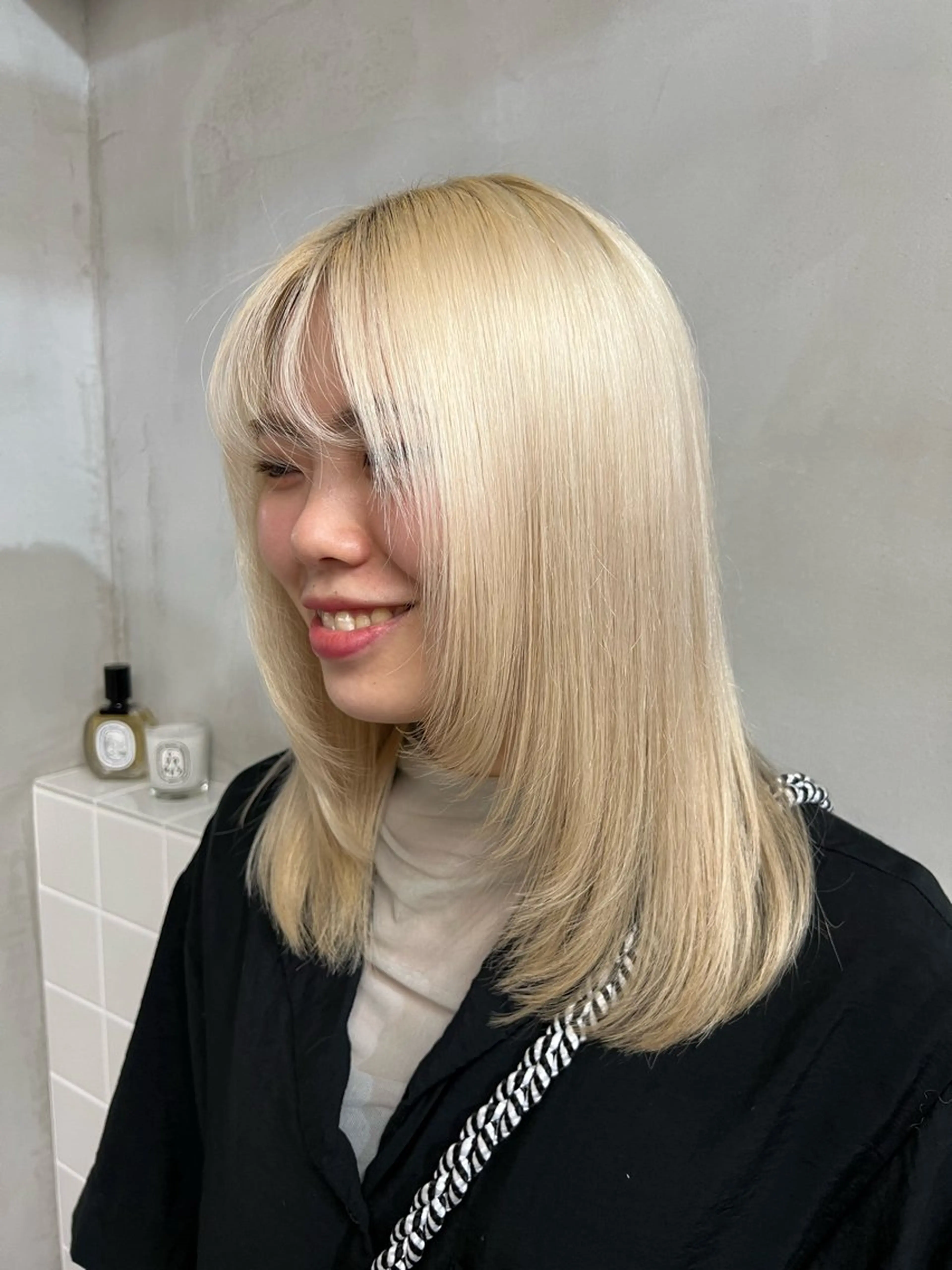 セミロング レイヤーカット anon Loemのヘアスタイル